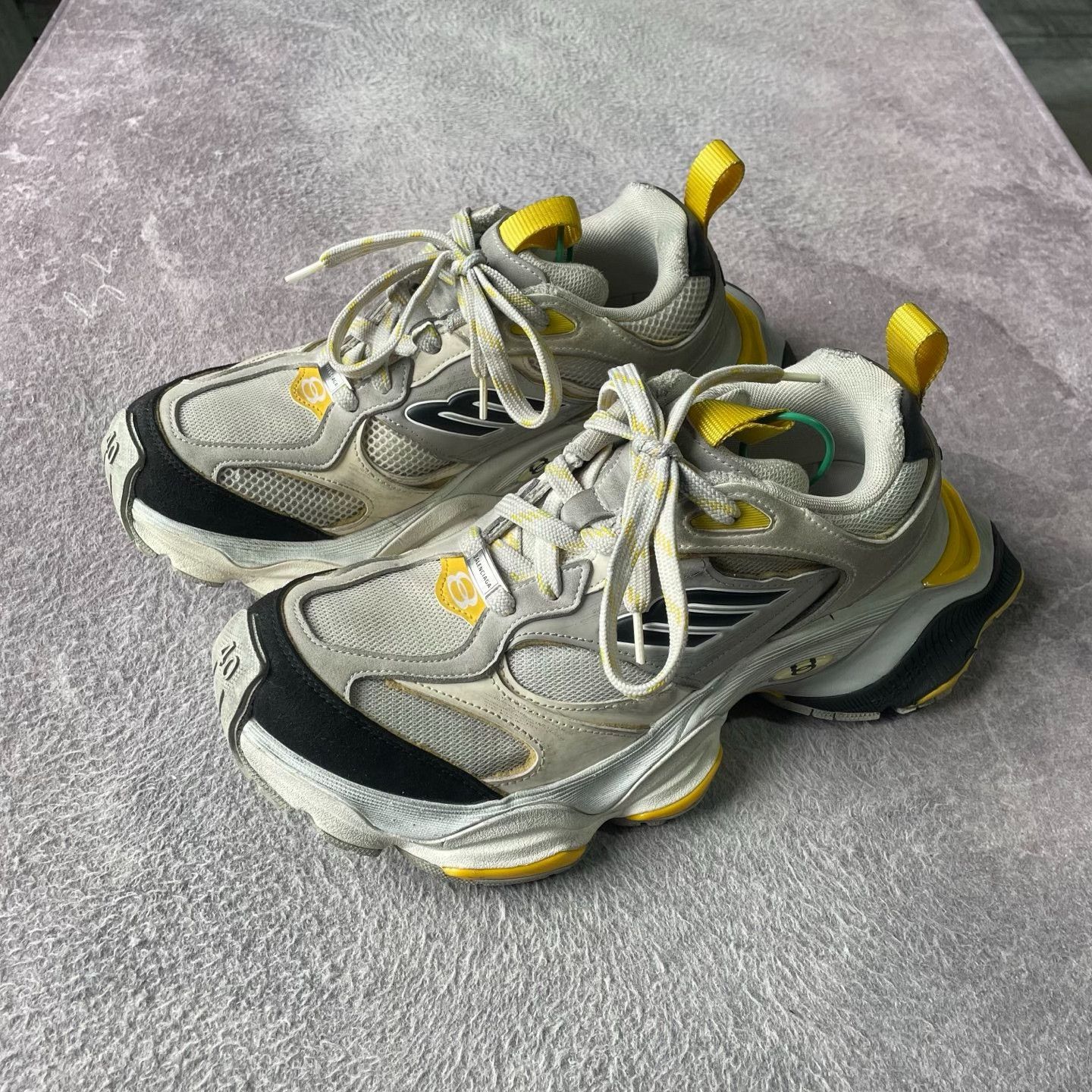 Balenciaga Balenciaga Cargo Multi Lowtop Sneakers 40 Men Size US 7.5 / EU 40-41 - 1 Thumbnail