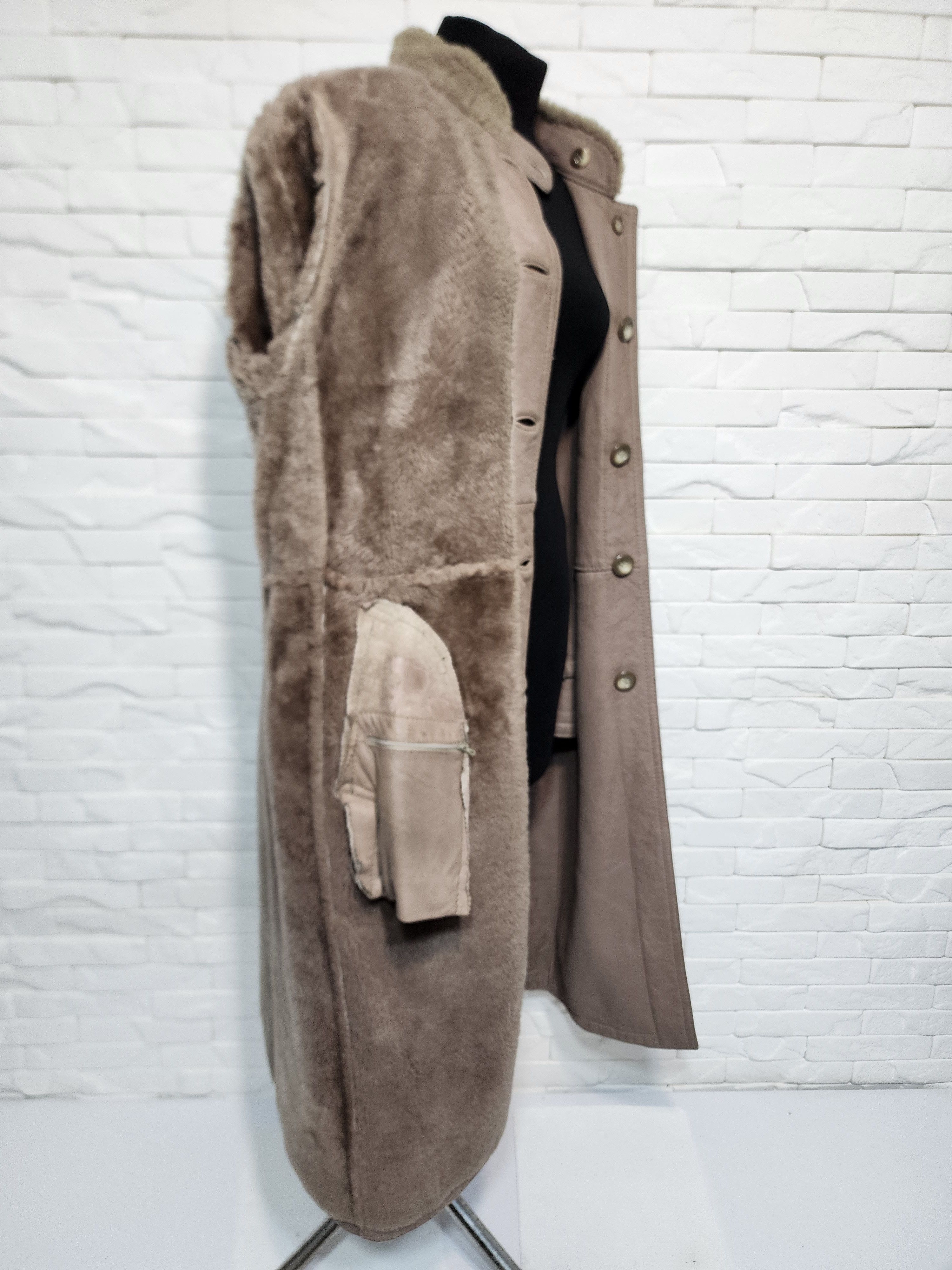 Genuine Leather Brown Sheepskin Coat: Genuine Fur, Button-Down Size US L / EU 52-54 / 3 - 9 Thumbnail