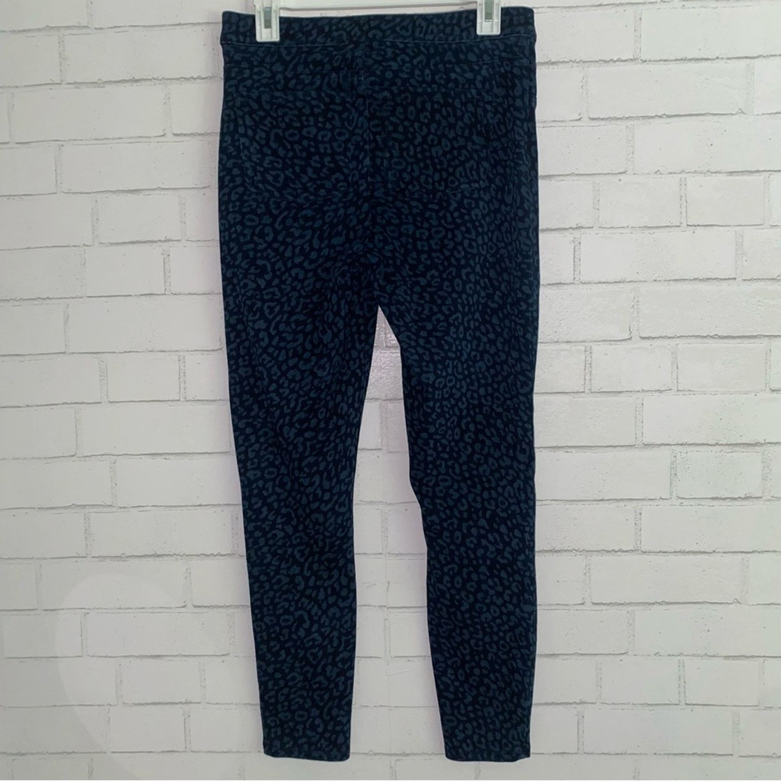 Spanx SPANX $99 Jeanish Legging Blue Denim Leopard MED EUC Size 30" / US 8 / IT 44 - 11 Thumbnail
