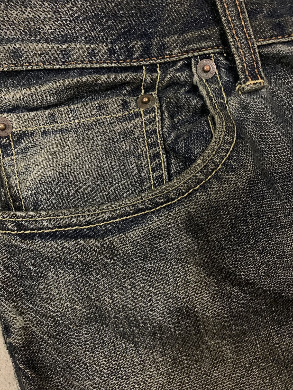 GU × Undercover Vintage Japanese Brand GU Dark Mud Washed Loose Ripped Jeans Size US 33 - 5 Thumbnail