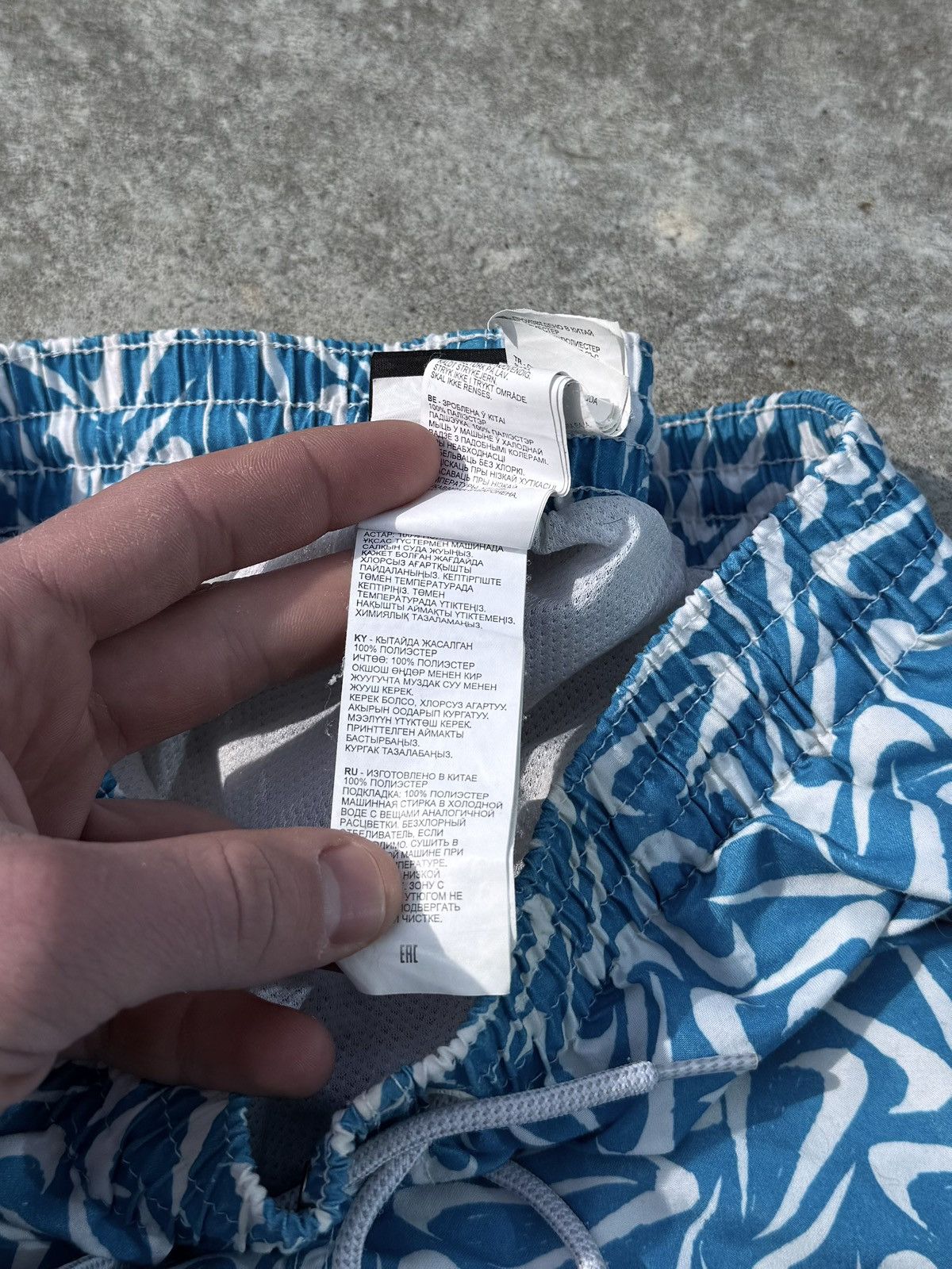Other Vintage Nike y2k wide buggy streetwear oversize track shorts Size US 30 / EU 46 - 13 Thumbnail