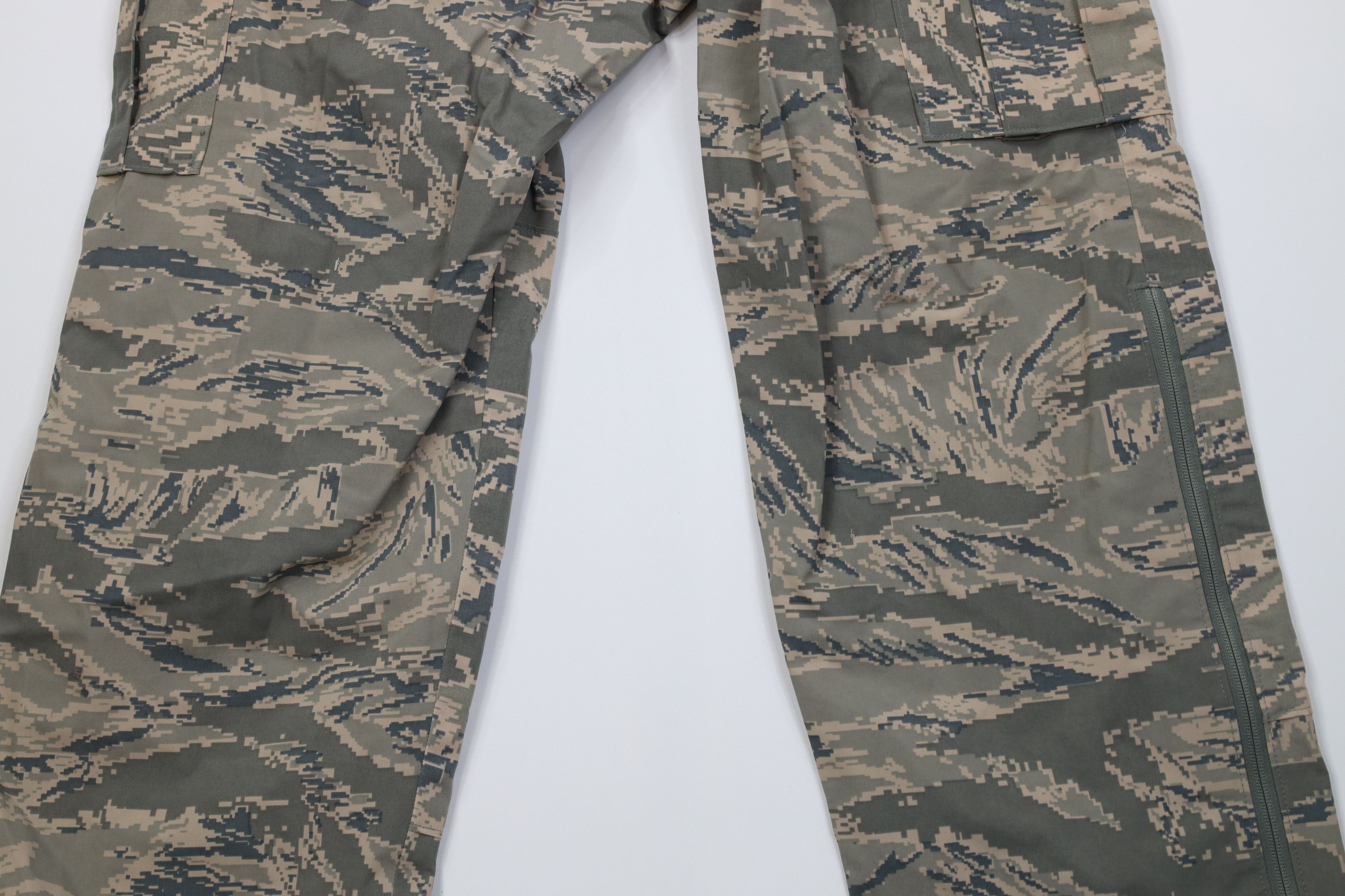 Vintage Vintage Y2K USGI Camouflage Environmental Trousers Pants USA Size US 34 / EU 50 - 12 Thumbnail