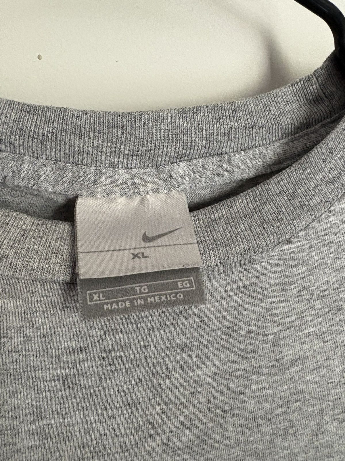 Nike Vintage Nike Sportswear Oval Logo Tee (Heather Gray, XL) Size US XL / EU 56 / 4 - 2 Thumbnail
