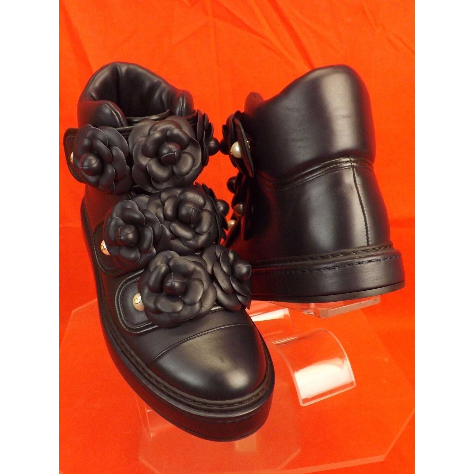 Chanel NAVY LEATHER CAMELLIA FLOWERS PEARLS CC G31628 SNEAKERS 37.5 Size US 7.5 / IT 37.5 - 3 Thumbnail