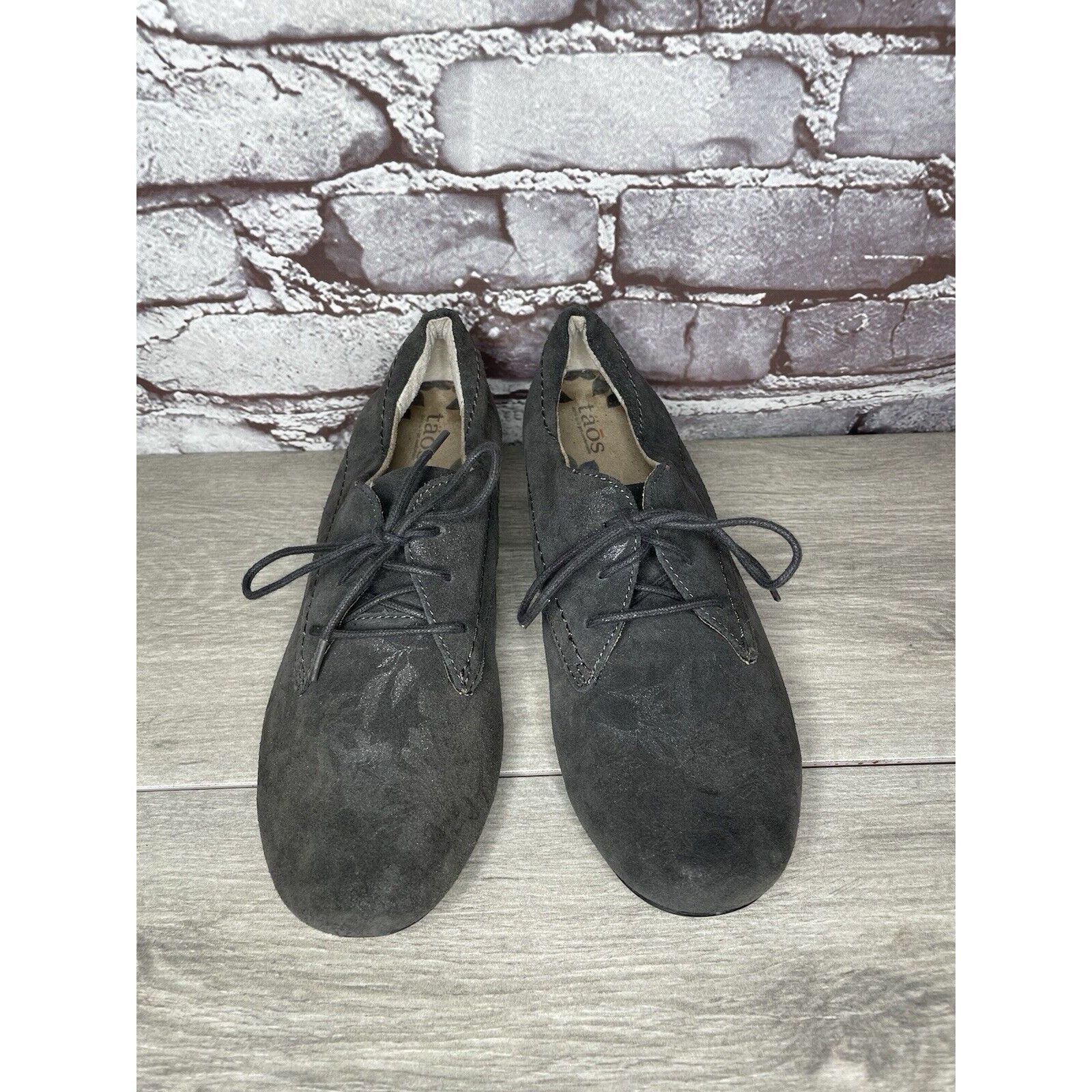 Other Taos Gray Suede Cobbler Lace Up Oxford Metallic Floral Women Size US 7.5 / IT 37.5 - 14 Thumbnail