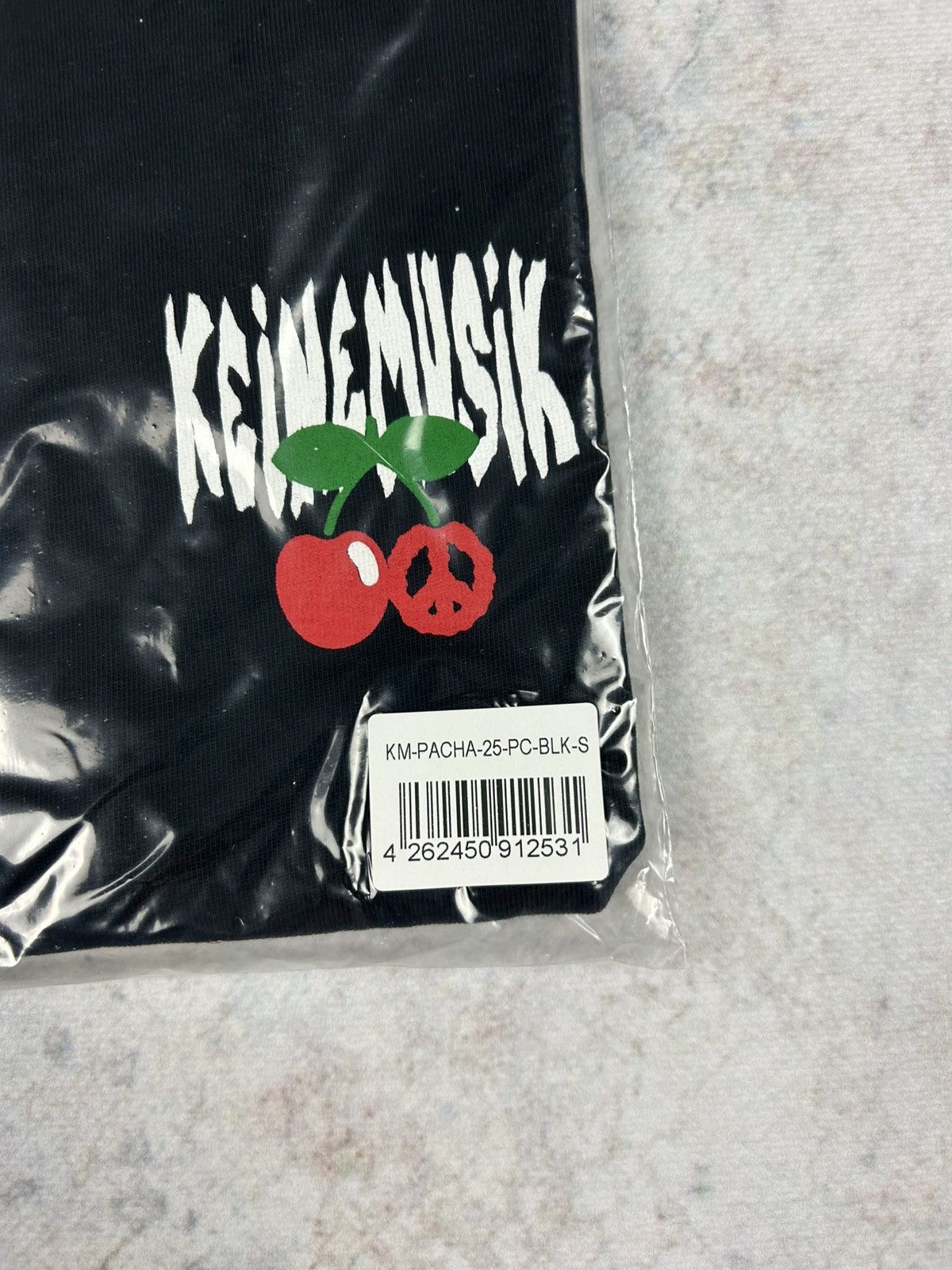 Band Tees × Other Keinemusik x Pacha Peace Cherry Tee 2025 (black) Size S / US 4 / IT 40 - 4 Thumbnail
