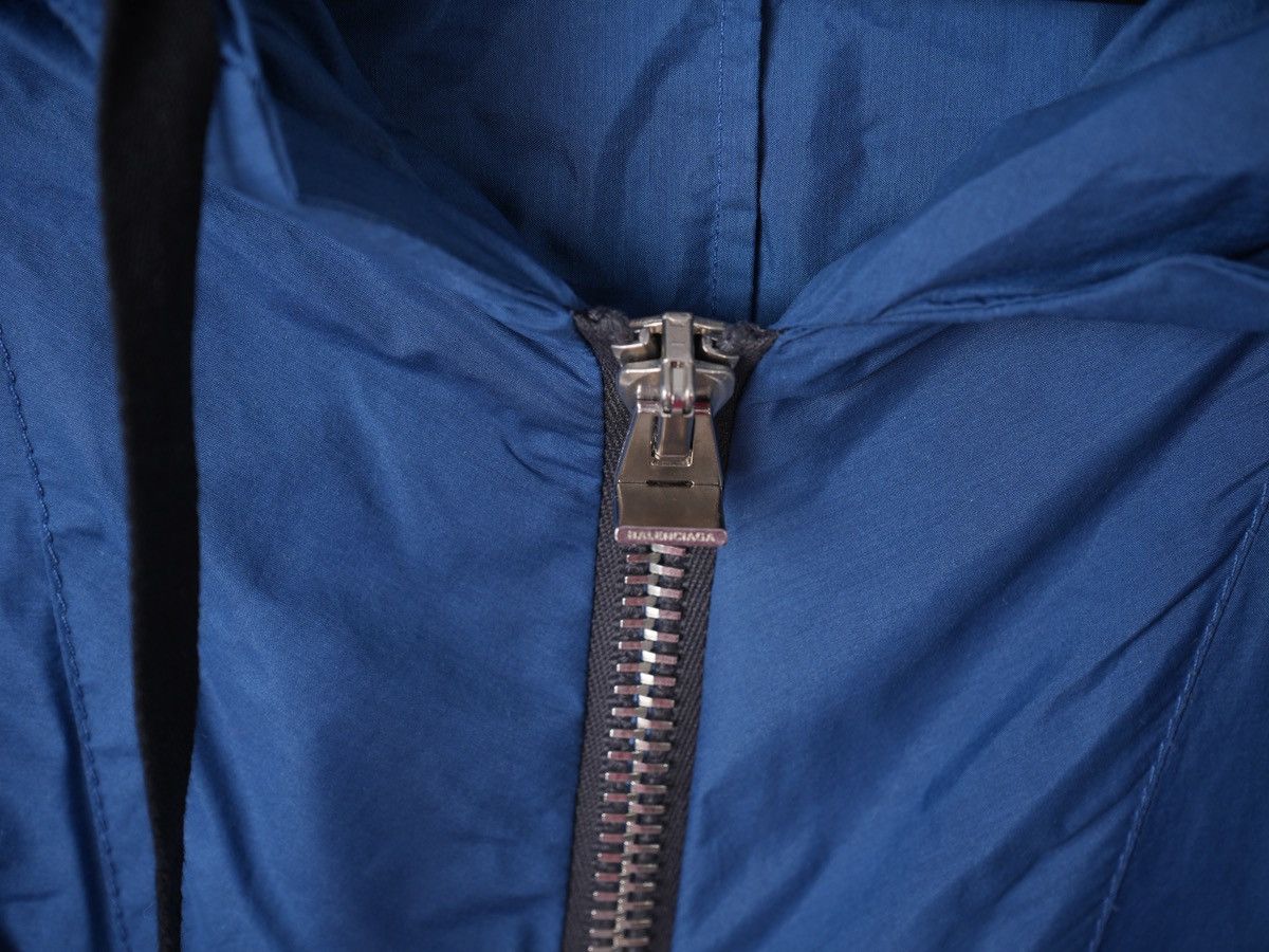 Balenciaga Balenciaga windbreaker lightweight blue hooded jacket 52 L Size US L / EU 52-54 / 3 - 2 Thumbnail