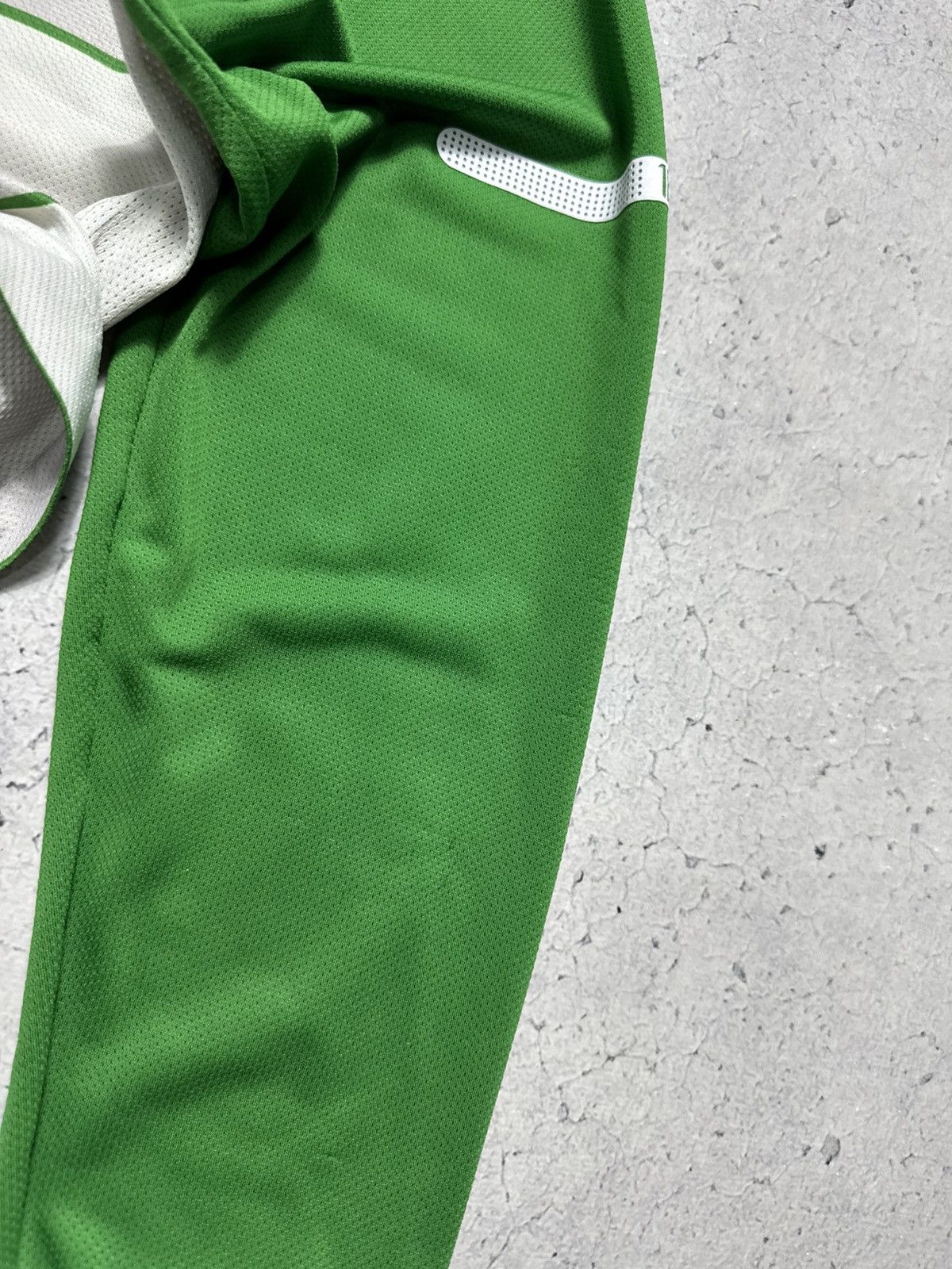 Nike Nike FC Celtic 2011/2012 Vintage Soccer Jersey Long Sleeve Size US M / EU 48-50 / 2 - 10 Thumbnail