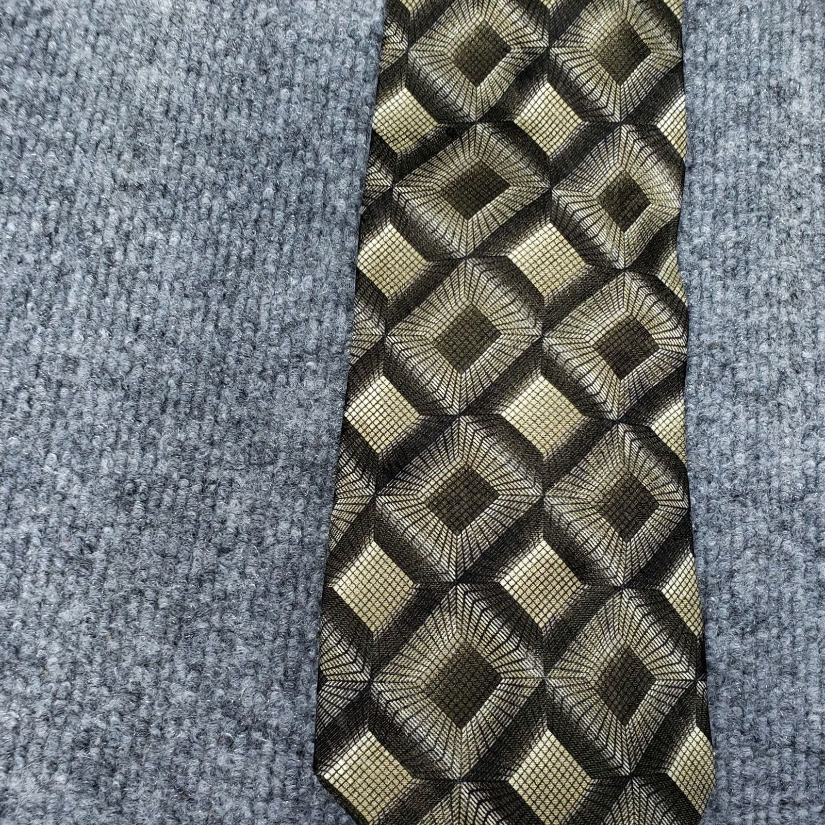 Vintage Fratelli Neck Tie Beige Geometric Silk Handmade Designer Italy Mens Necktie Size ONE SIZE - 2 Thumbnail