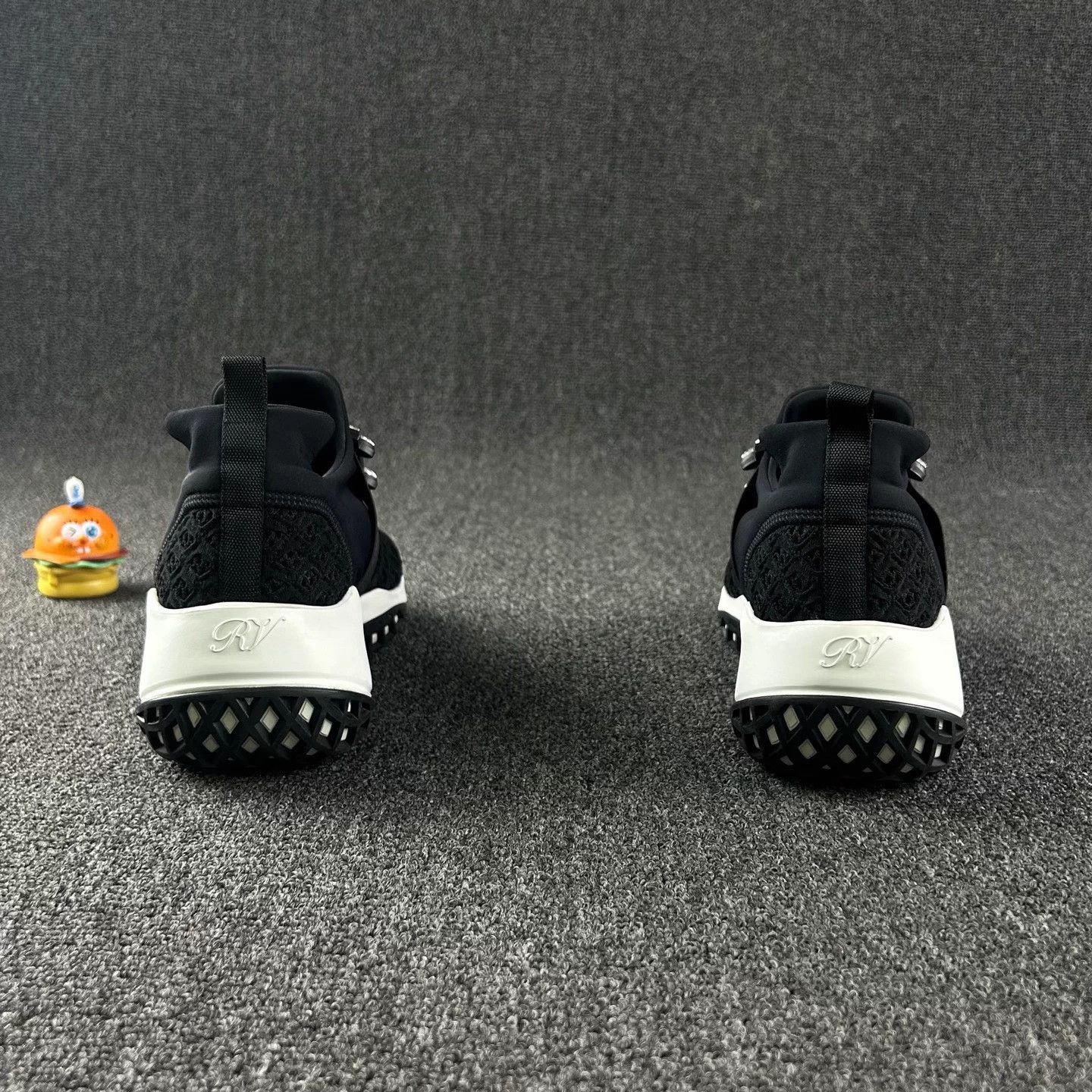 Roger Vivier Roger Vivier Crystal Buckle Sneakers 39 Lightly Worn Size US 8 / IT 38 - 5 Thumbnail
