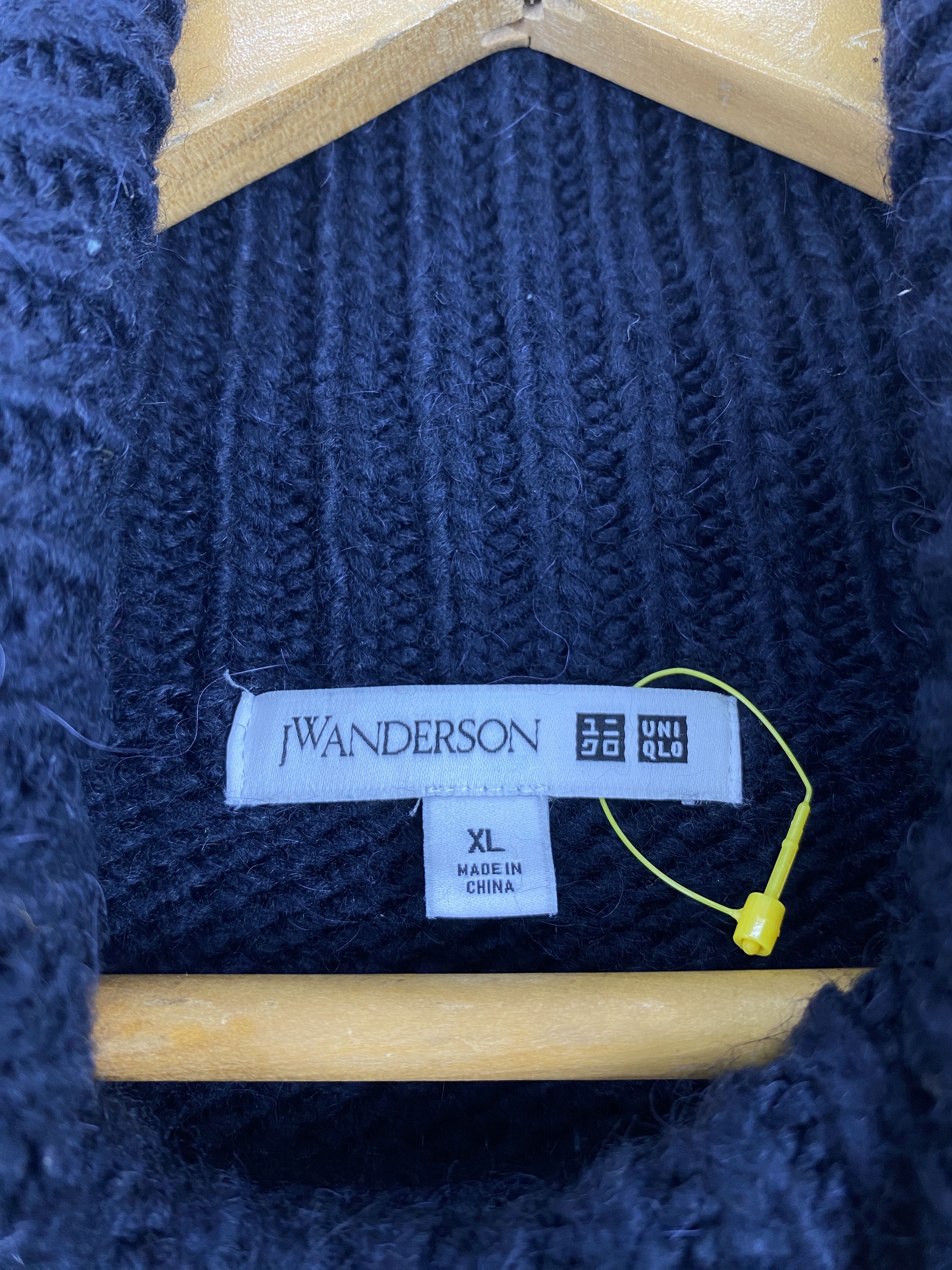 JW Anderson × Uniqlo J.W. ANDERSON X Uniqlo Pullover Knitwear Blue JZ0016 Size US XL / EU 56 / 4 - 5 Thumbnail