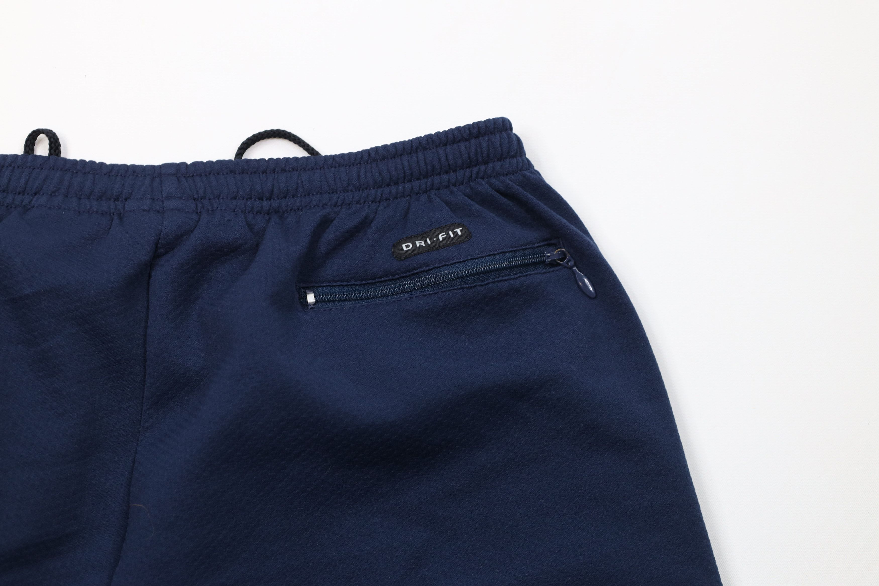 Nike Vintage Nike Mini Swoosh Thermal Knit Above Knee Shorts Size US 32 / EU 48 - 9 Thumbnail