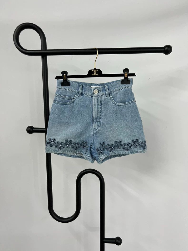 Chanel Chanel 24P hollow flower high-waisted shorts Size 42" / US 20 - 1 Thumbnail