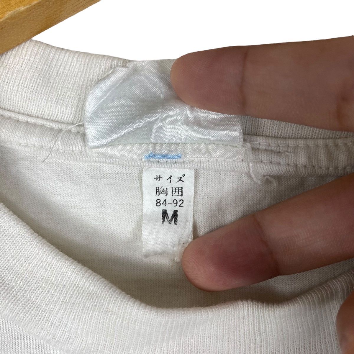 Vintage 90s Photo T-Shirt "Hard Knocking Woman" White Men's Vintage Size US M / EU 48-50 / 2 - 6 Thumbnail