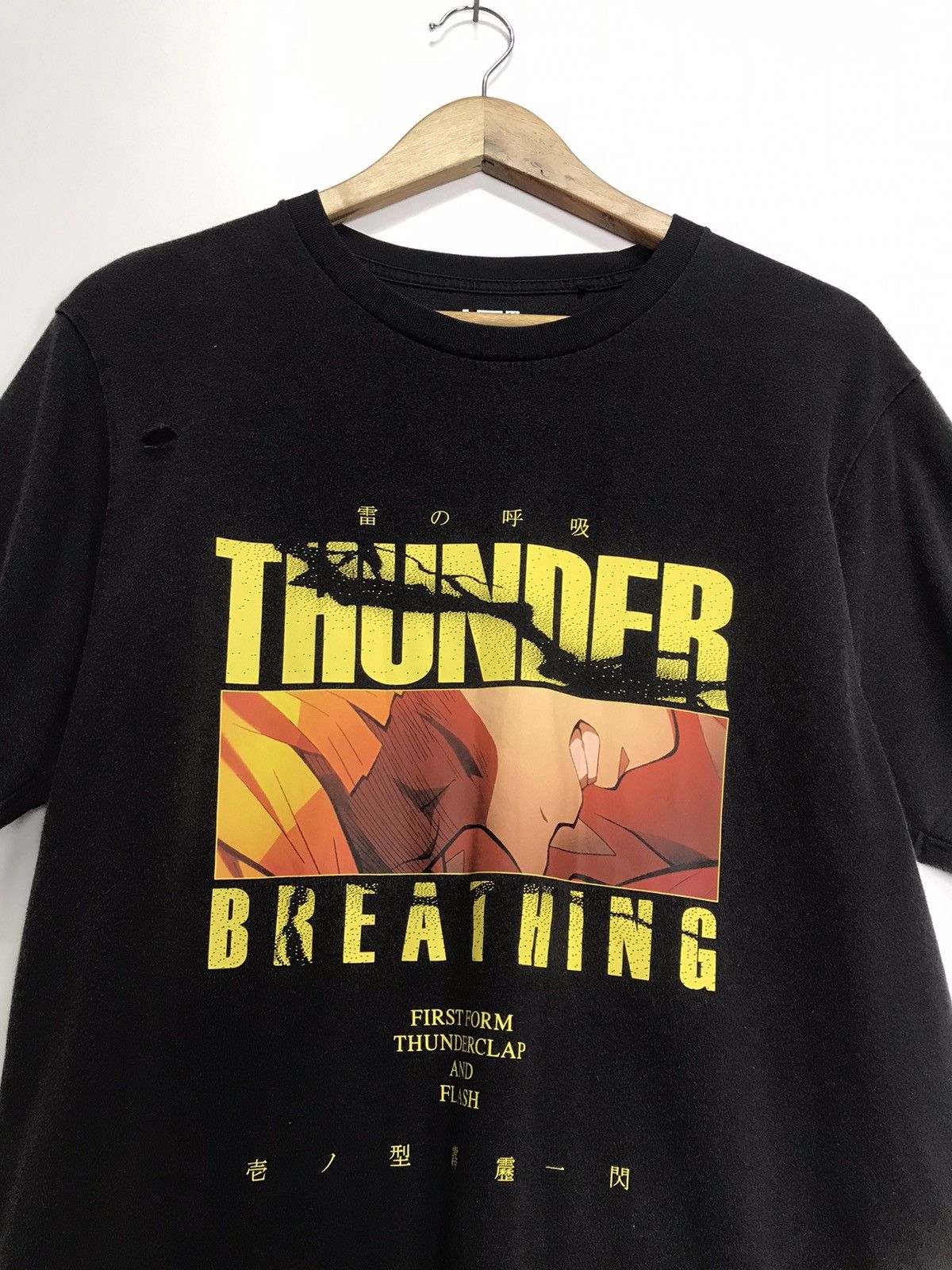 Uniqlo Uniqlo Thunder Breathing movie tee Size US L / EU 52-54 / 3 - 5 Thumbnail