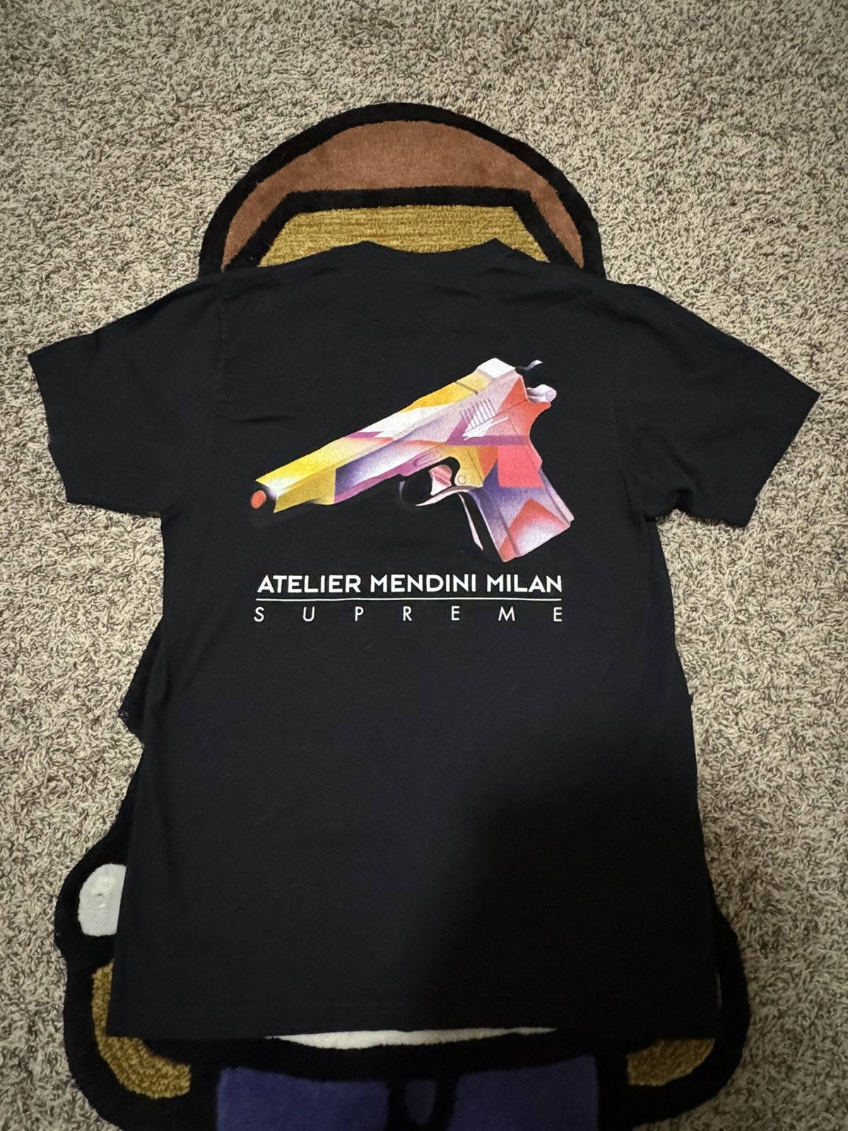 Supreme Supreme SS16 Mendini Gun Tee Size US M / EU 48-50 / 2 - 1 Thumbnail