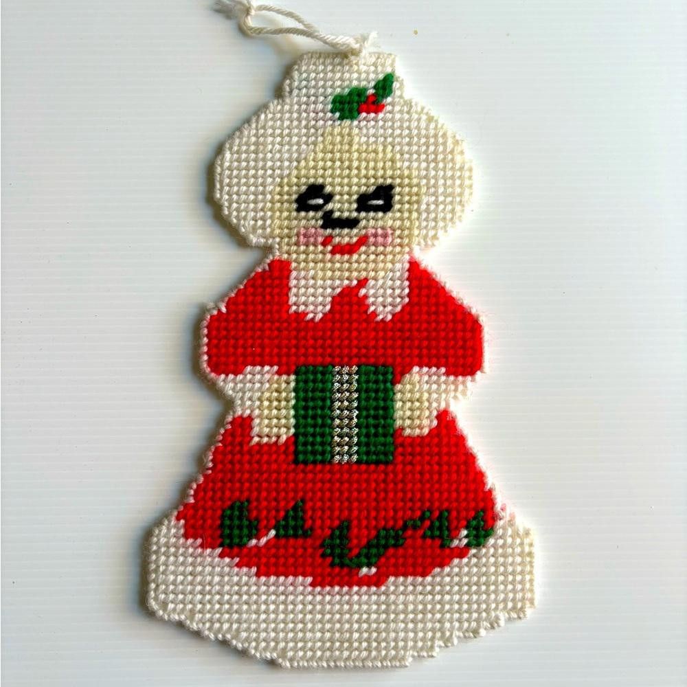 Designer Vintage Mrs. Claus Cross Stitch Christmas Ornament Size ONE SIZE - 1 Thumbnail