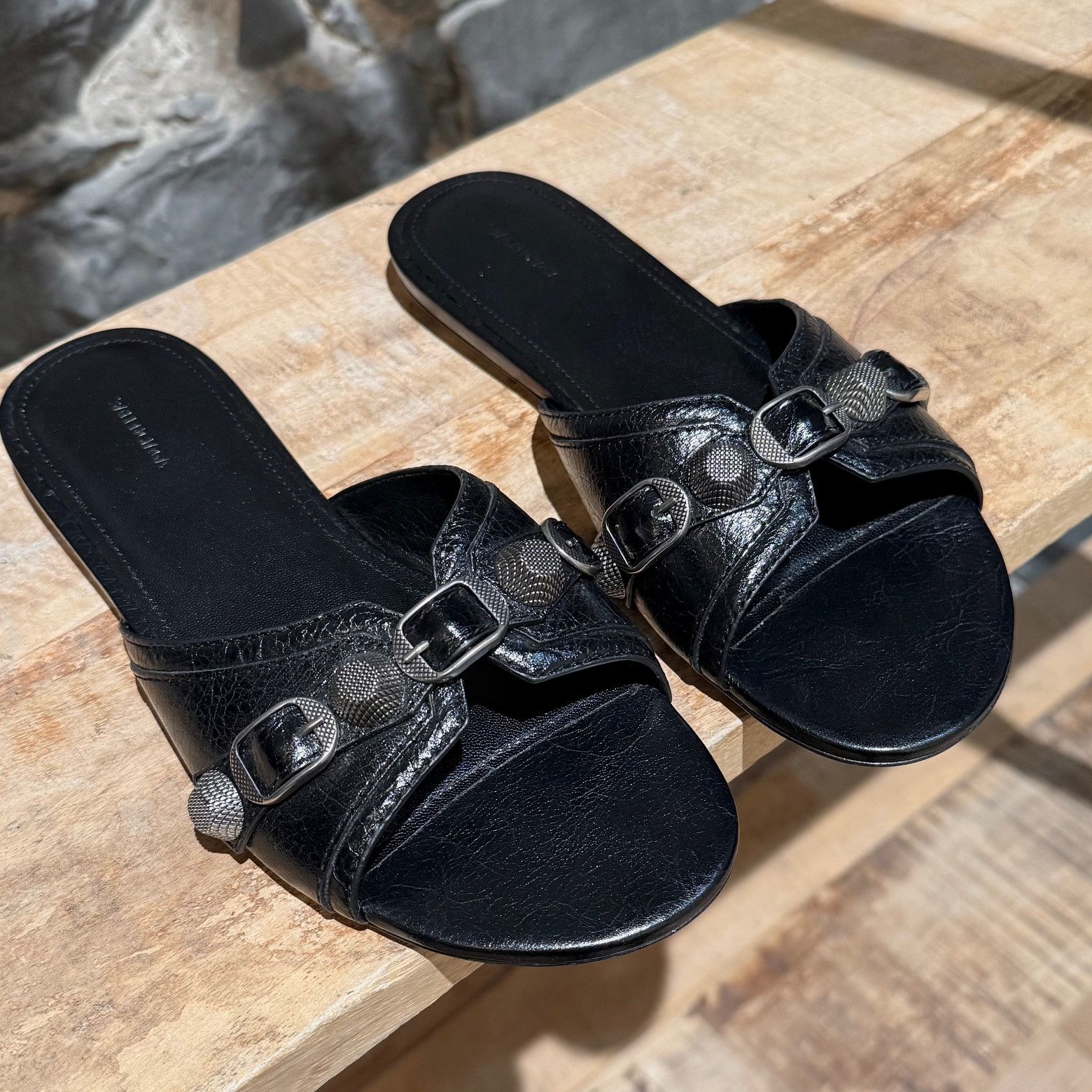 Balenciaga Balenciaga Cagole Black Leather Flat Sandals Size US 7 / IT 37 - 5 Thumbnail