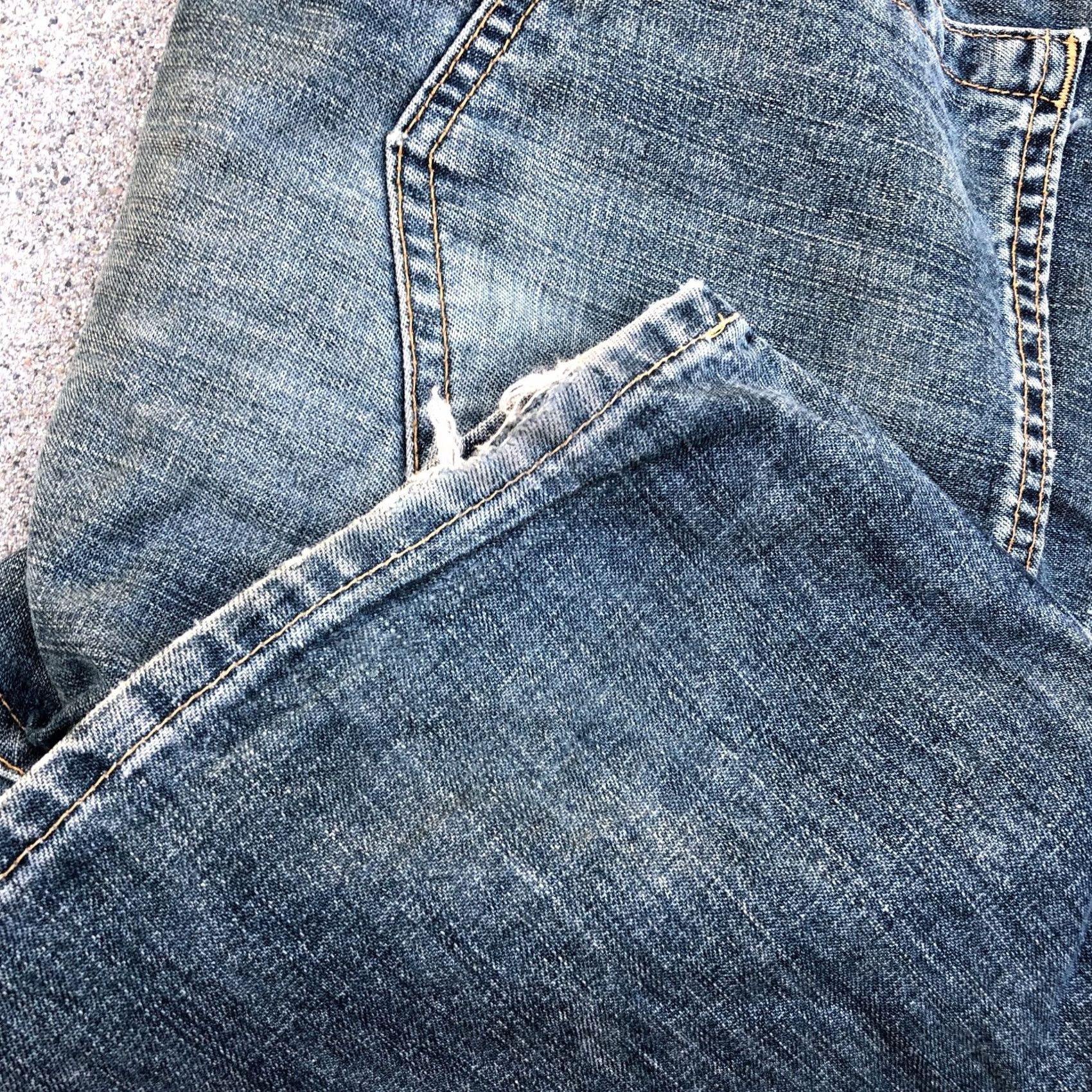 Gap GAP Denim Jeans Men's 32 x 32 Relaxed Fit Blue Denim Pants Medium Wash Straight Style Jeans Mens Size US 32 / EU 48 - 5 Thumbnail