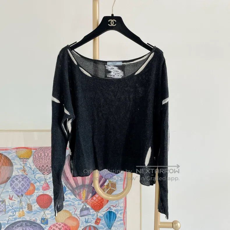 Prada Prada Black cashmere knit sweater Size XS / US 0-2 / IT 36-38 - 1 Thumbnail