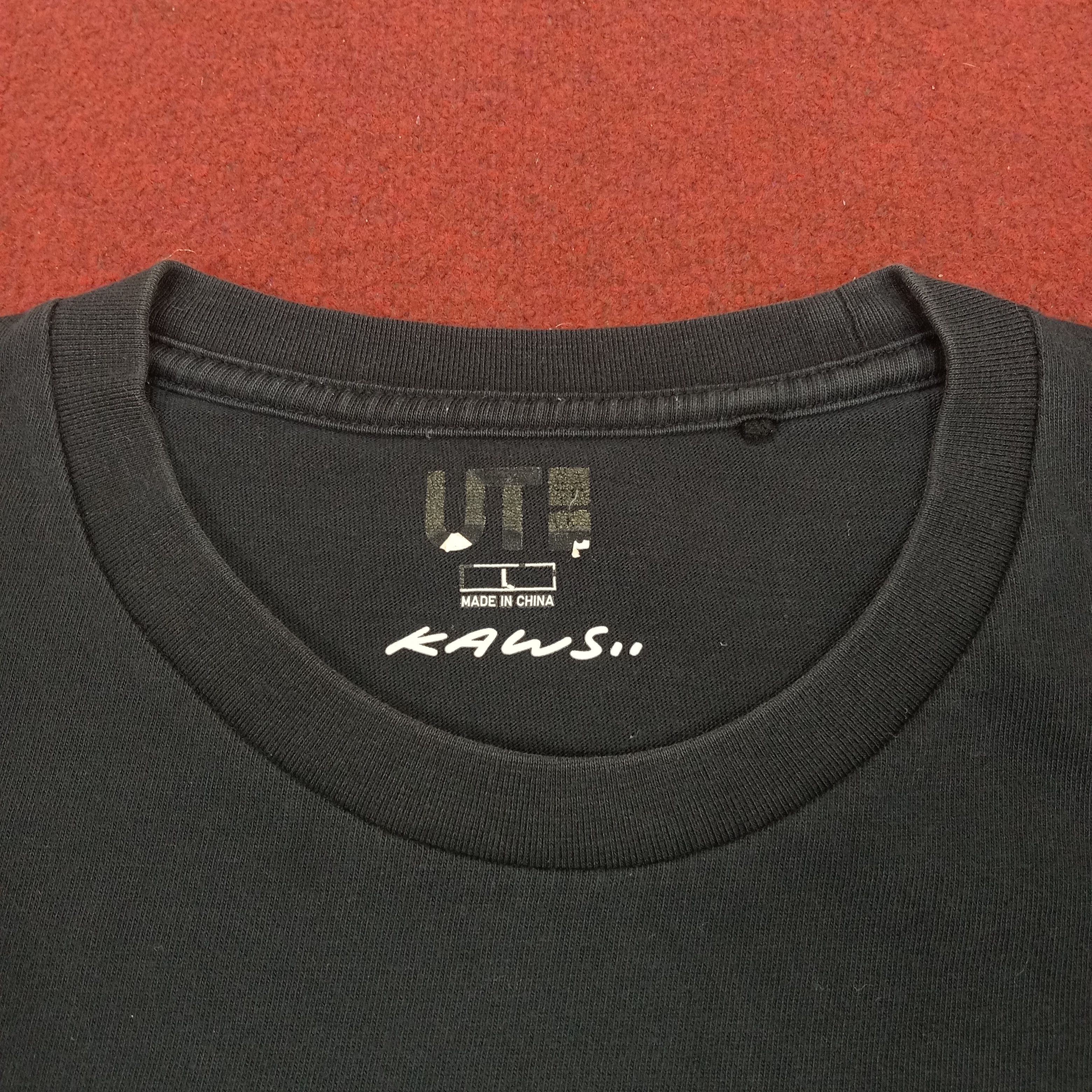 Japanese Brand × Kaws × Uniqlo Kaws X Uniqlo Streetwear Tshirt Size US M / EU 48-50 / 2 - 4 Thumbnail