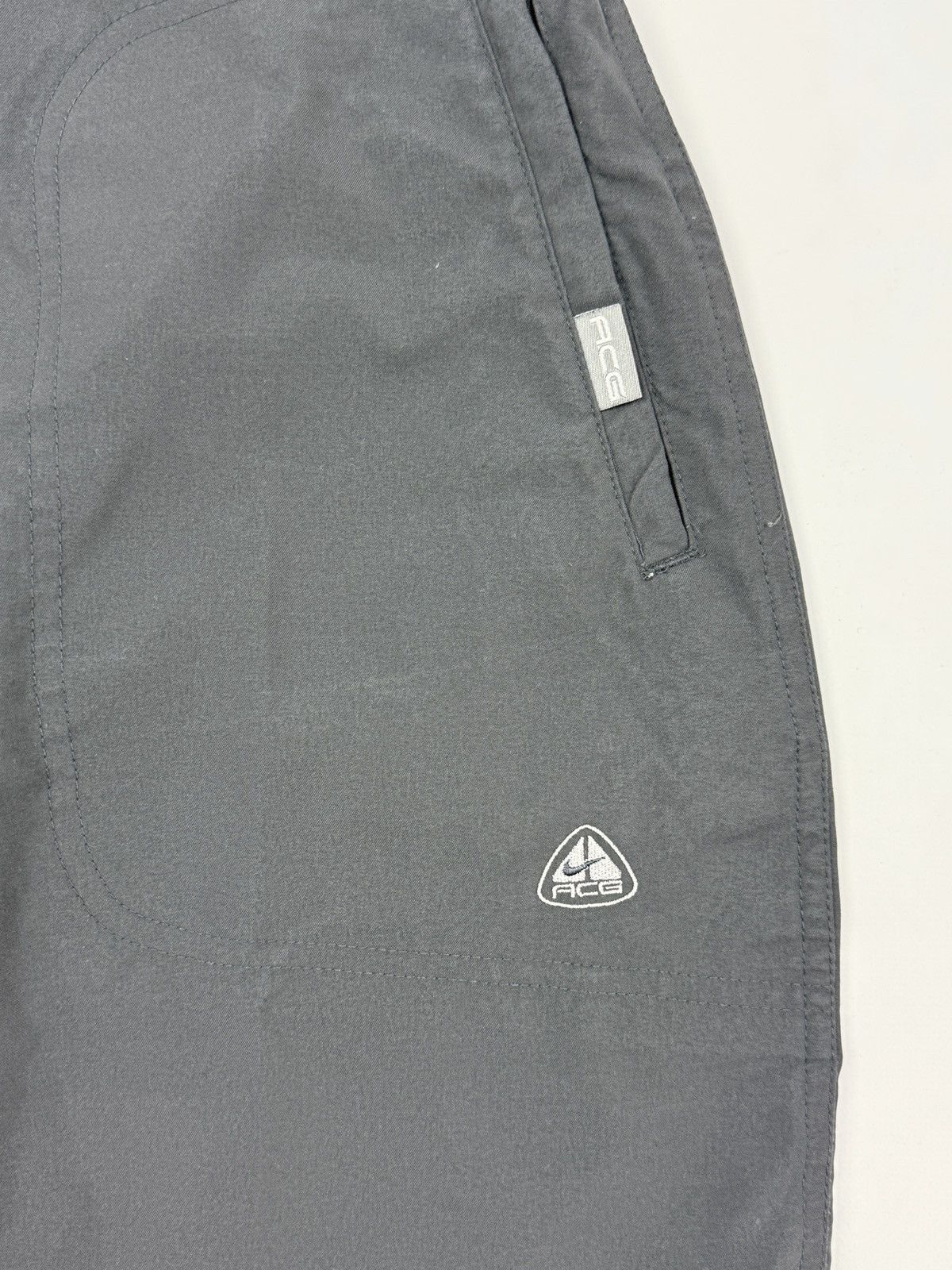 Nike ACG Y2K Vintage Nike ACG Gray Nylon Cargo Mini Skirt M Size 28" / US 6 / IT 42 - 2 Thumbnail
