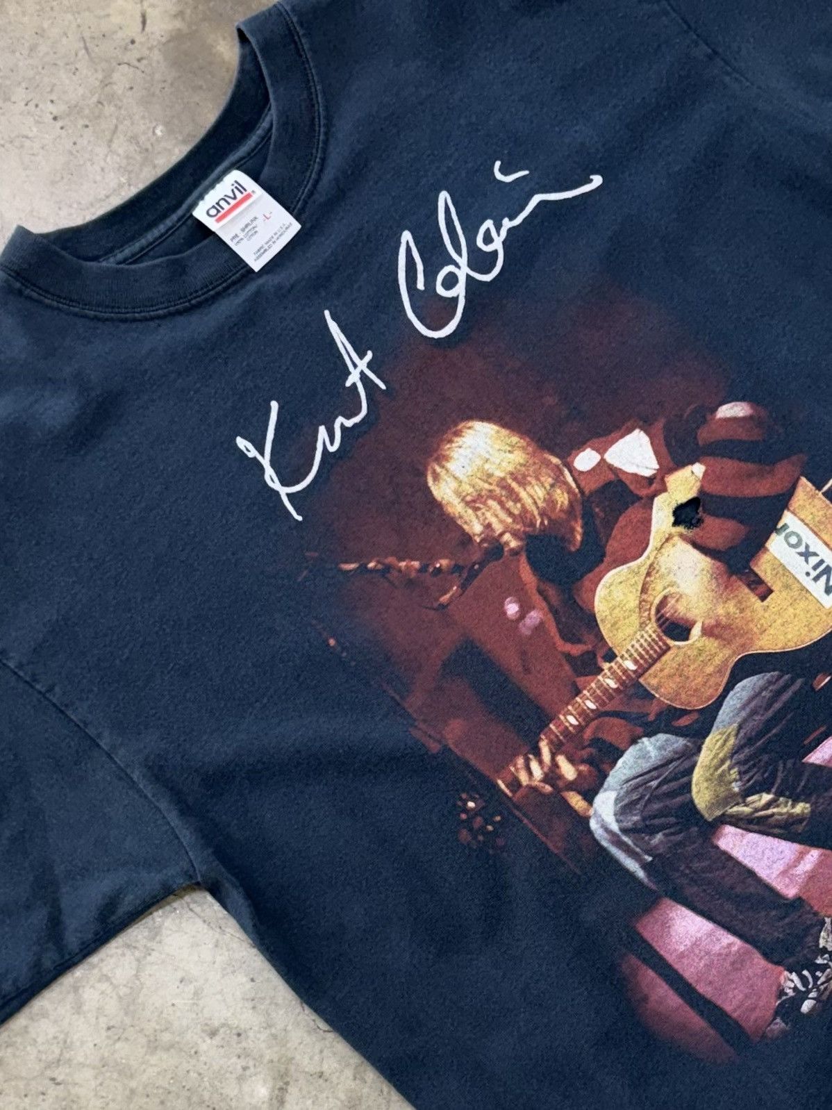 Vintage Vintage Kurt Cobain MTV Unplugged Nixon Nirvana Tee Large Size US L / EU 52-54 / 3 - 1 Thumbnail