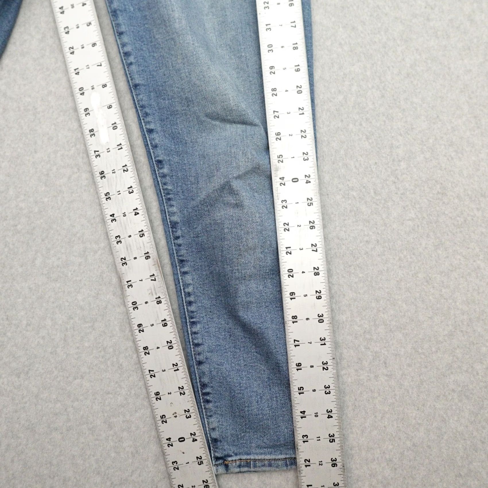 Levi's Levi's Silvertab Jeans Womens 26 (26X26) Light Wash Mom Distressed Blue 90s Style Womens Jeans Size 26" / US 2 / IT 38 - 7 Thumbnail