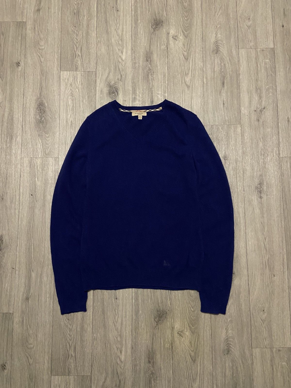 Burberry Burberry London V-neck Merino Wool Sweater Size M Navy Blue Size US M / EU 48-50 / 2 - 2 Thumbnail
