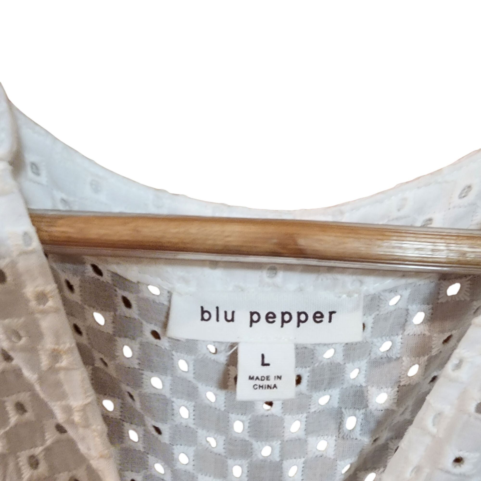 Other Blu Pepper White Eyelet Ruffle Sleeve Blouse Womens Size L S Size L / US 10 / IT 46 - 3 Thumbnail