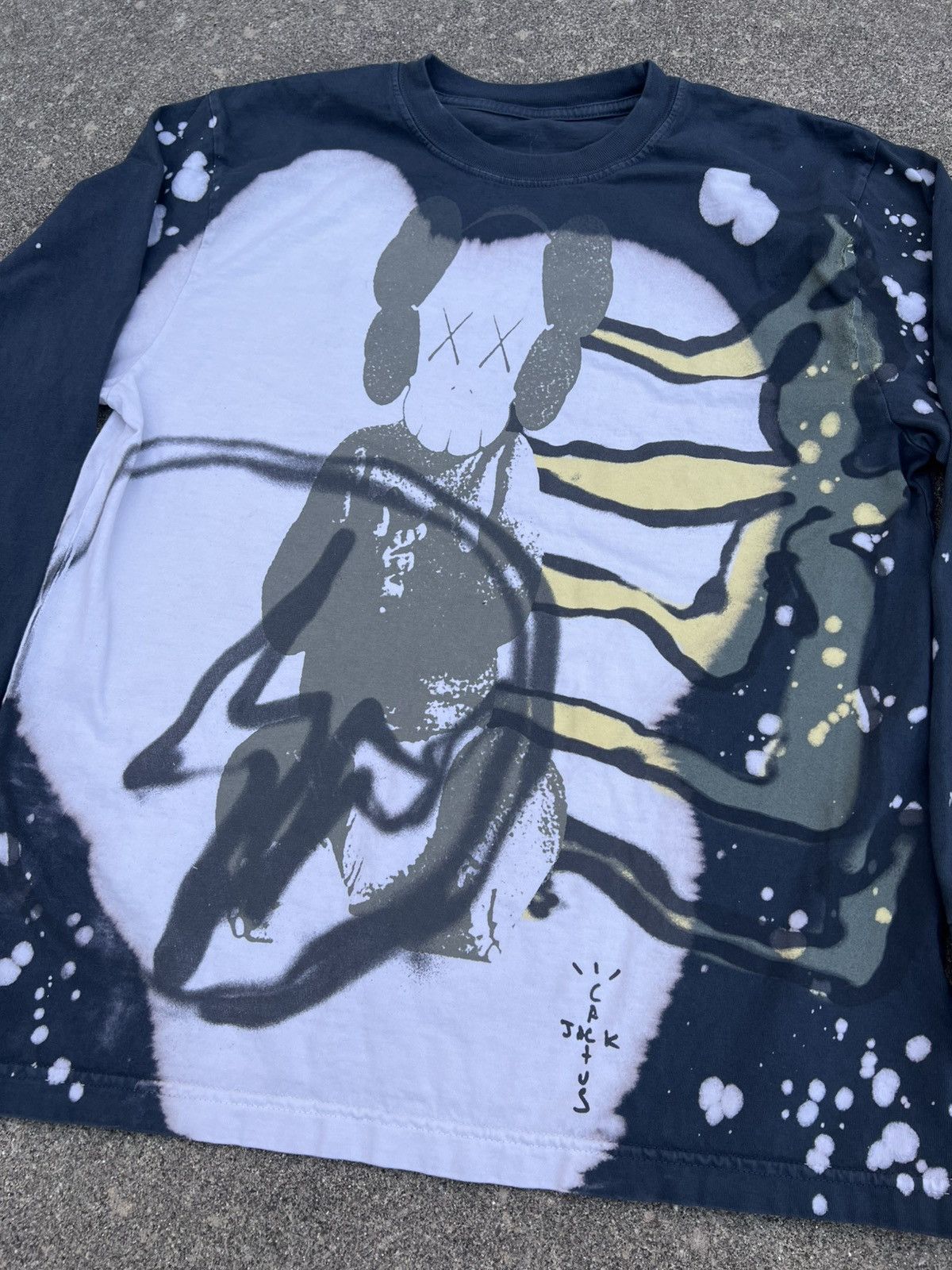 Fragment Design × Kaws × Travis Scott Travis Scott KAWS Fragment Design Long Sleeve Shirt Size L Size US L / EU 52-54 / 3 - 2 Thumbnail