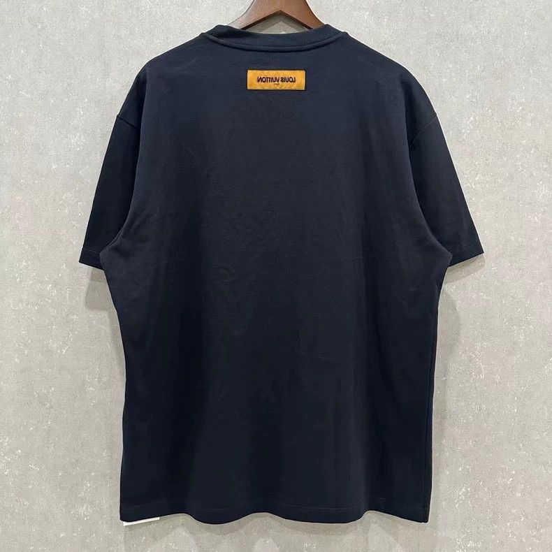 Louis Vuitton Louis Vuitton Beaded logo short sleeves Size US XXL / EU 58 / 5 - 2 Thumbnail
