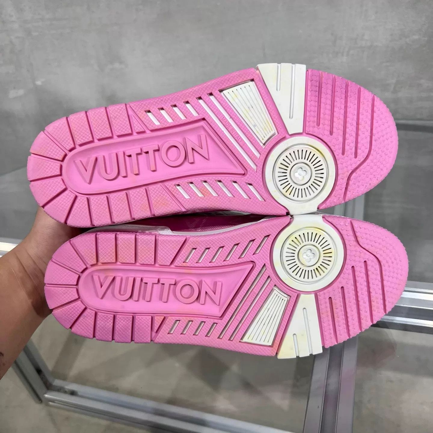 Louis Vuitton LV Trainer pink and white denim 35.5 Size US 5 / IT 35 - 6 Thumbnail