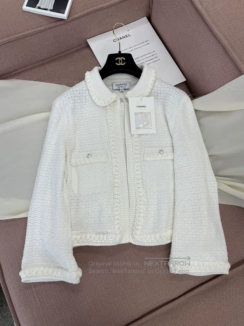 Chanel Chanel 25P popular white doll collar pearl diamond button Size S / US 4 / IT 40 - 1 Thumbnail