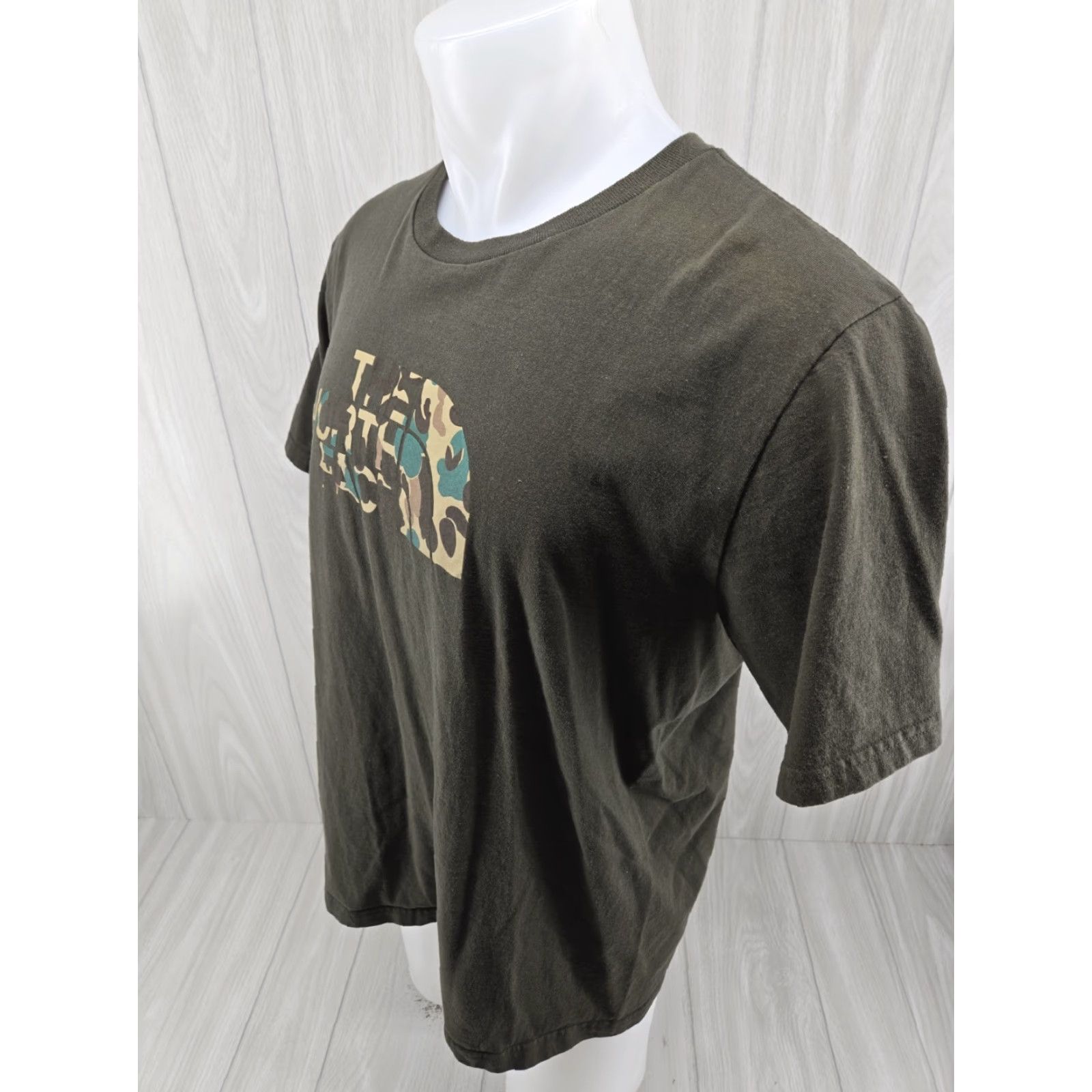 The North Face The North Face Shirt Men Large Green Camo Logo Short Sleeve Crew Neck Cotton Size US L / EU 52-54 / 3 - 5 Thumbnail