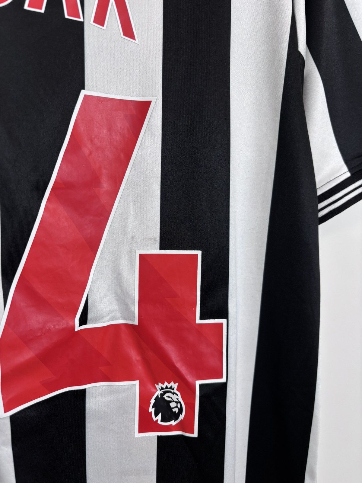 Castore Newcastle United 2023/2024 Home Isak #14 Soccer Jersey Size US M / EU 48-50 / 2 - 21 Thumbnail
