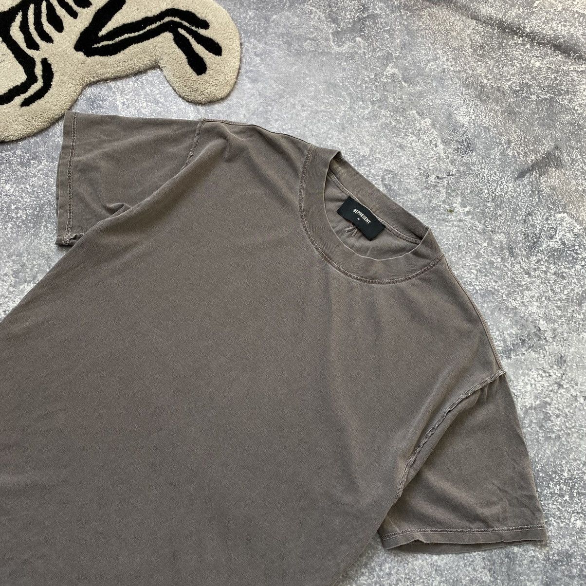 Designer × Represent Clo. Men’s Represent Small logo basic designer rare tee Size US M / EU 48-50 / 2 - 2 Thumbnail