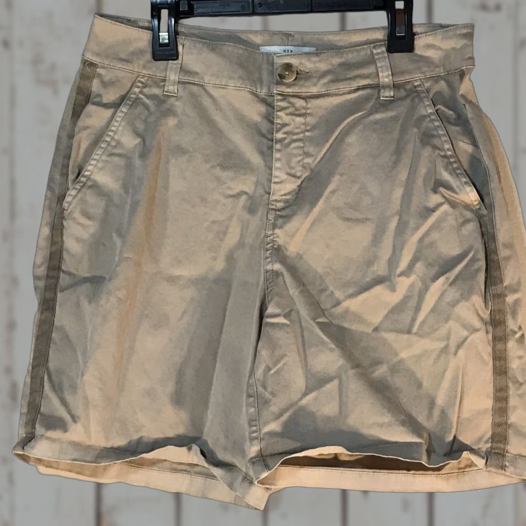 Vintage New Directions Khaki Shorts Women's Size 6 Beige Chino Casual Everyday Size 28" / US 6 / IT 42 - 1 Thumbnail