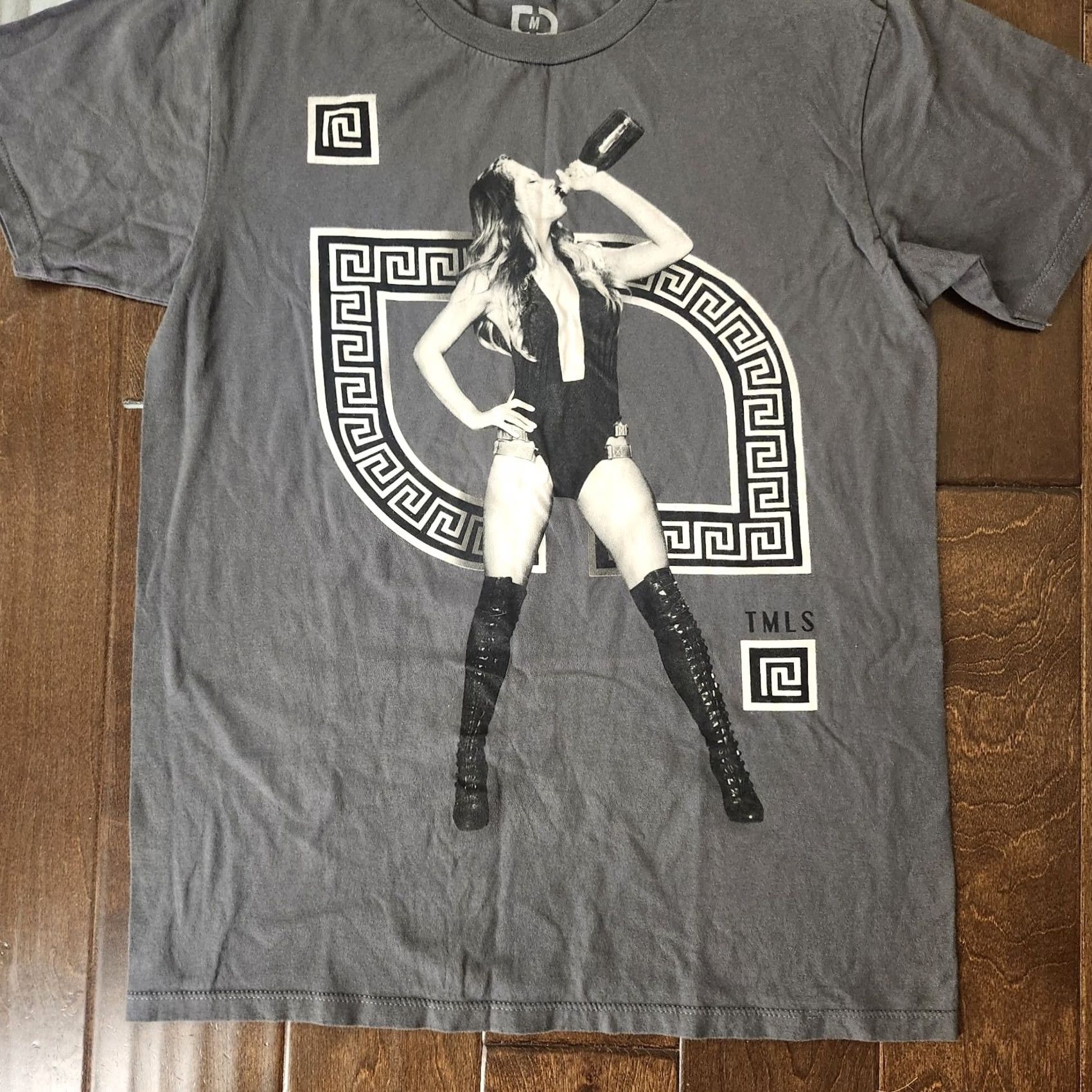 Vintage TMLS Too Many Loose Strings Graphic T Shirt Men M Streetwear Gray Shirt Graphic Print Men M Gray Hip Hop Money Classic Vintage No Size US M / EU 48-50 / 2 - 3 Thumbnail