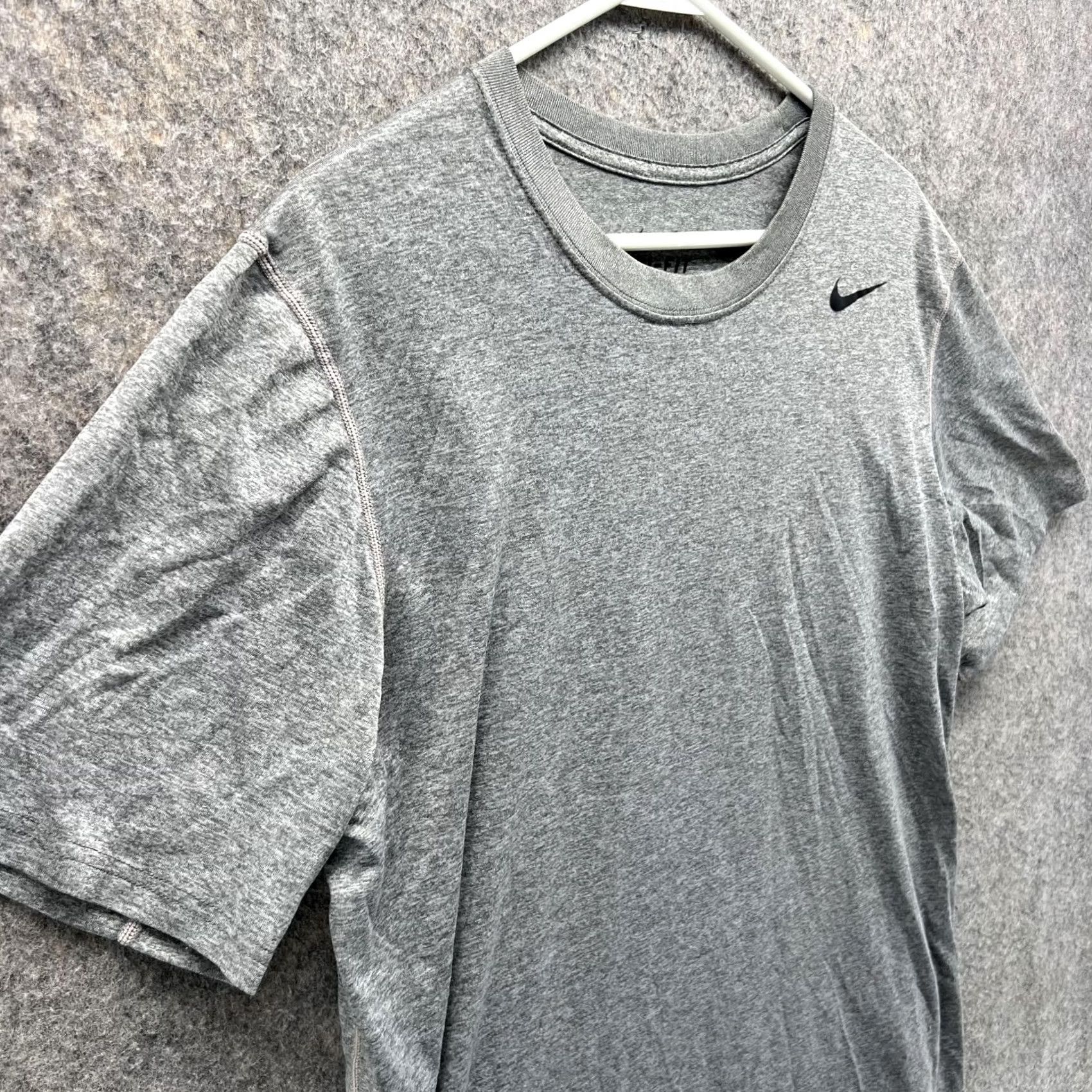 Nike VINTAGE Nike Shirt Men L Heather Gray Athletic Dri-Fit Crewneck Polyester Shirt Nike Dri-FIT Logo All Seasons Mens Size US L / EU 52-54 / 3 - 3 Thumbnail