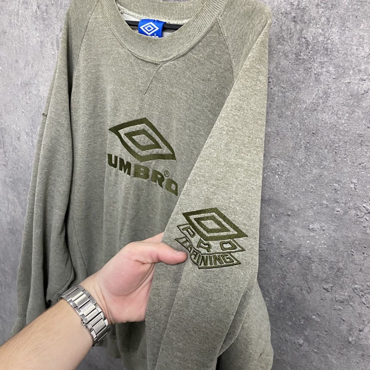 Umbro Vintage Umbro Sweatshirt Big Logo Size XL Streetwear Size US XL / EU 56 / 4 - 8 Thumbnail