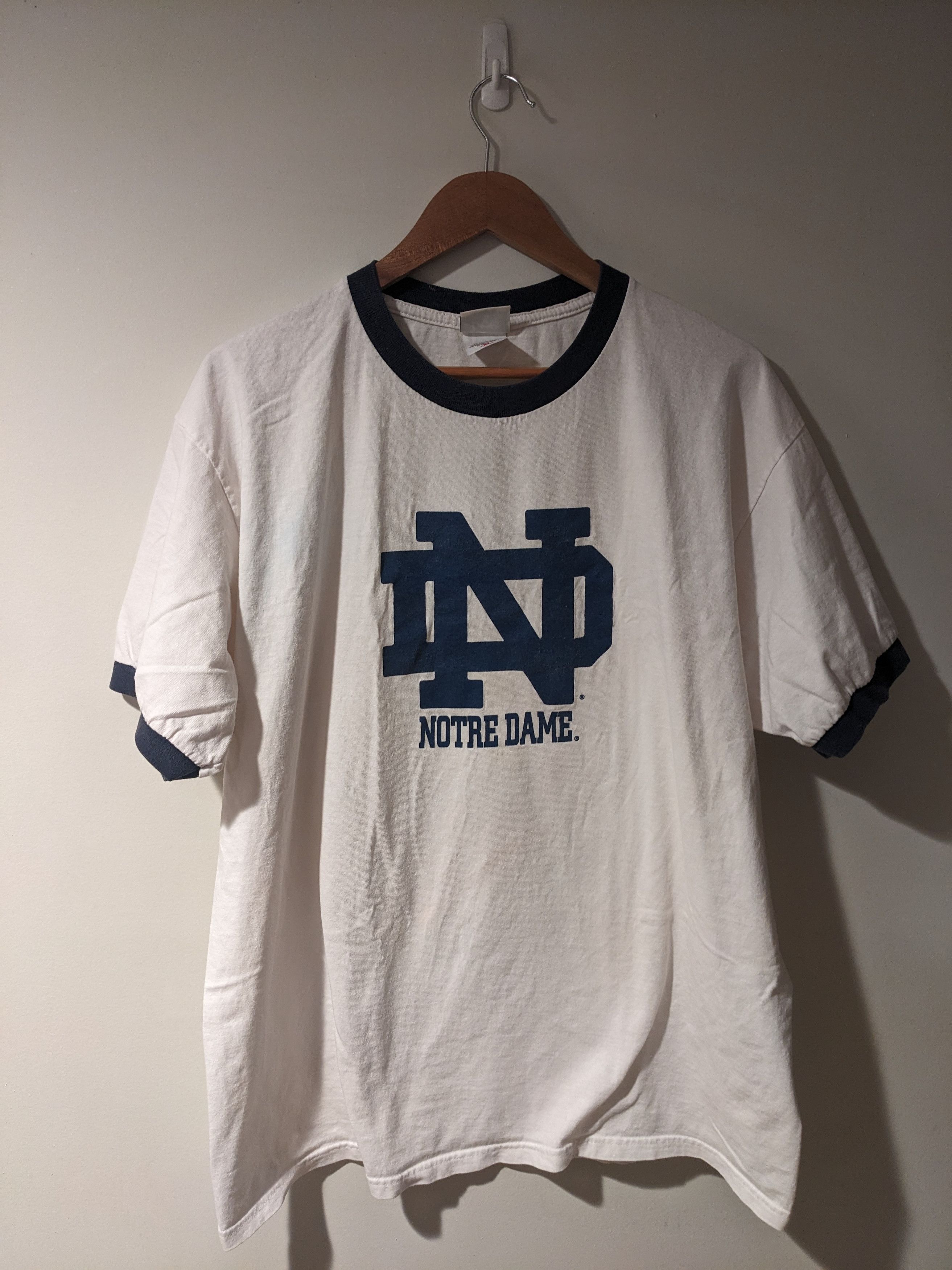 Vintage Vintage Y2K Notre Dame Fighting Irish College T-Shirt Size US XL / EU 56 / 4 - 1 Thumbnail