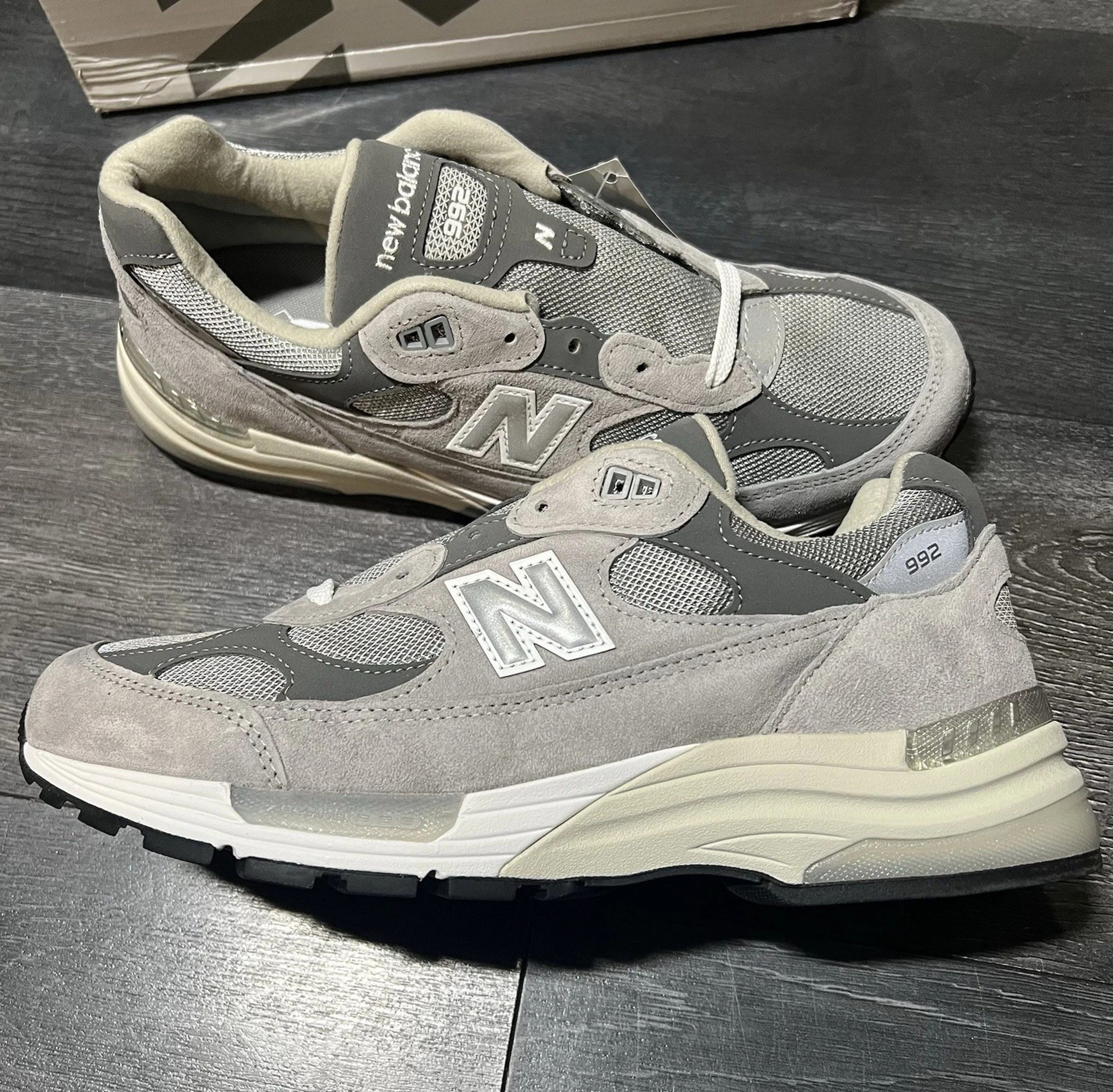 【中古】 Not Everything’s Just Grey New Balance Unisex 574 Concrete Grey: U574GBG - A Perfect