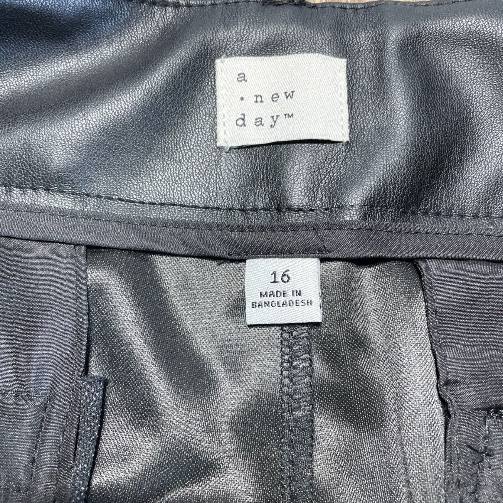 Vintage A New Day Black Faux Leather Ankle Pants Size 16 Womens Size 38" / US 16 / IT 52 - 2 Thumbnail