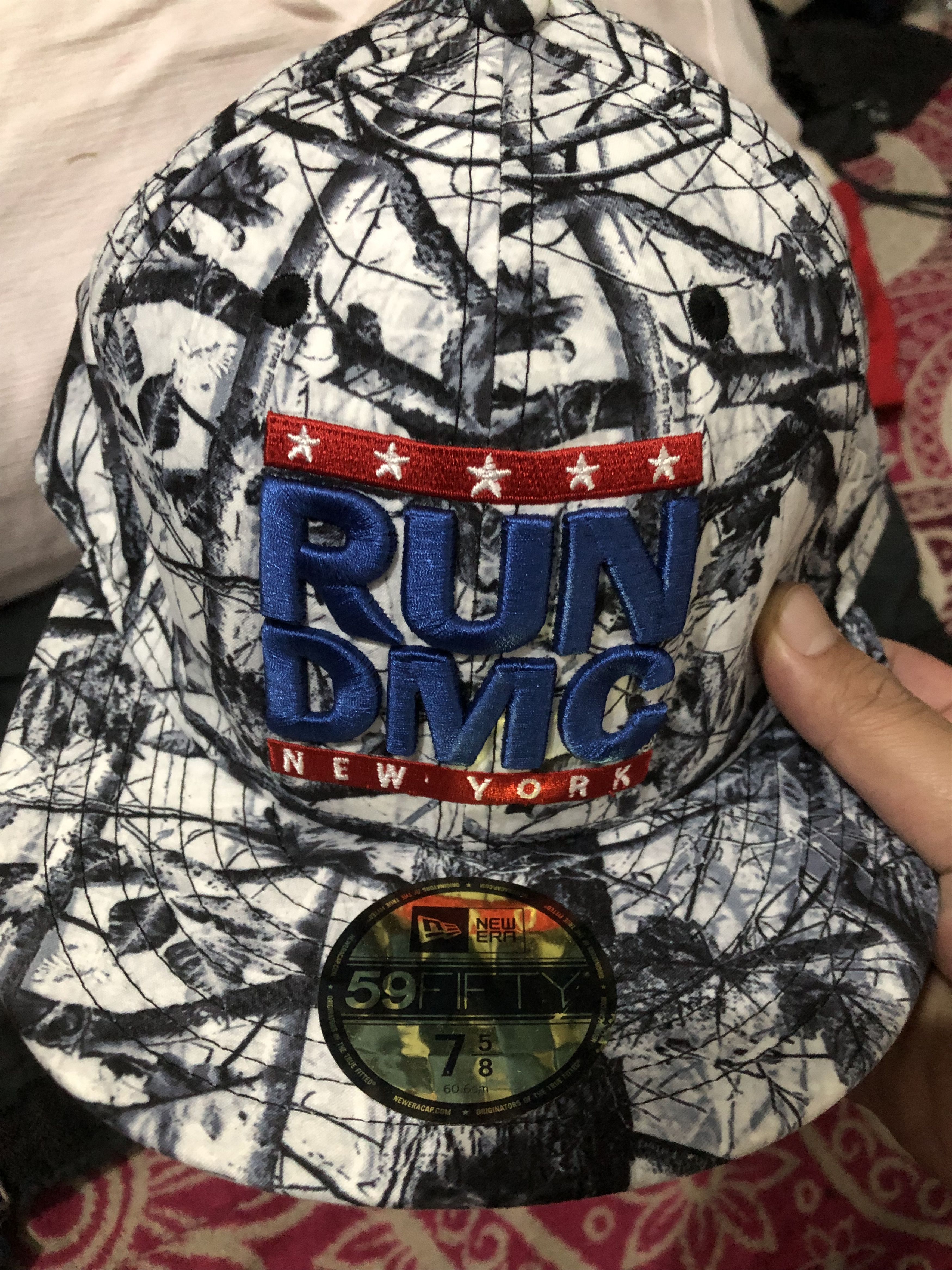 RUN DMC New Era x RUN DMC Size 46 - 2 Thumbnail