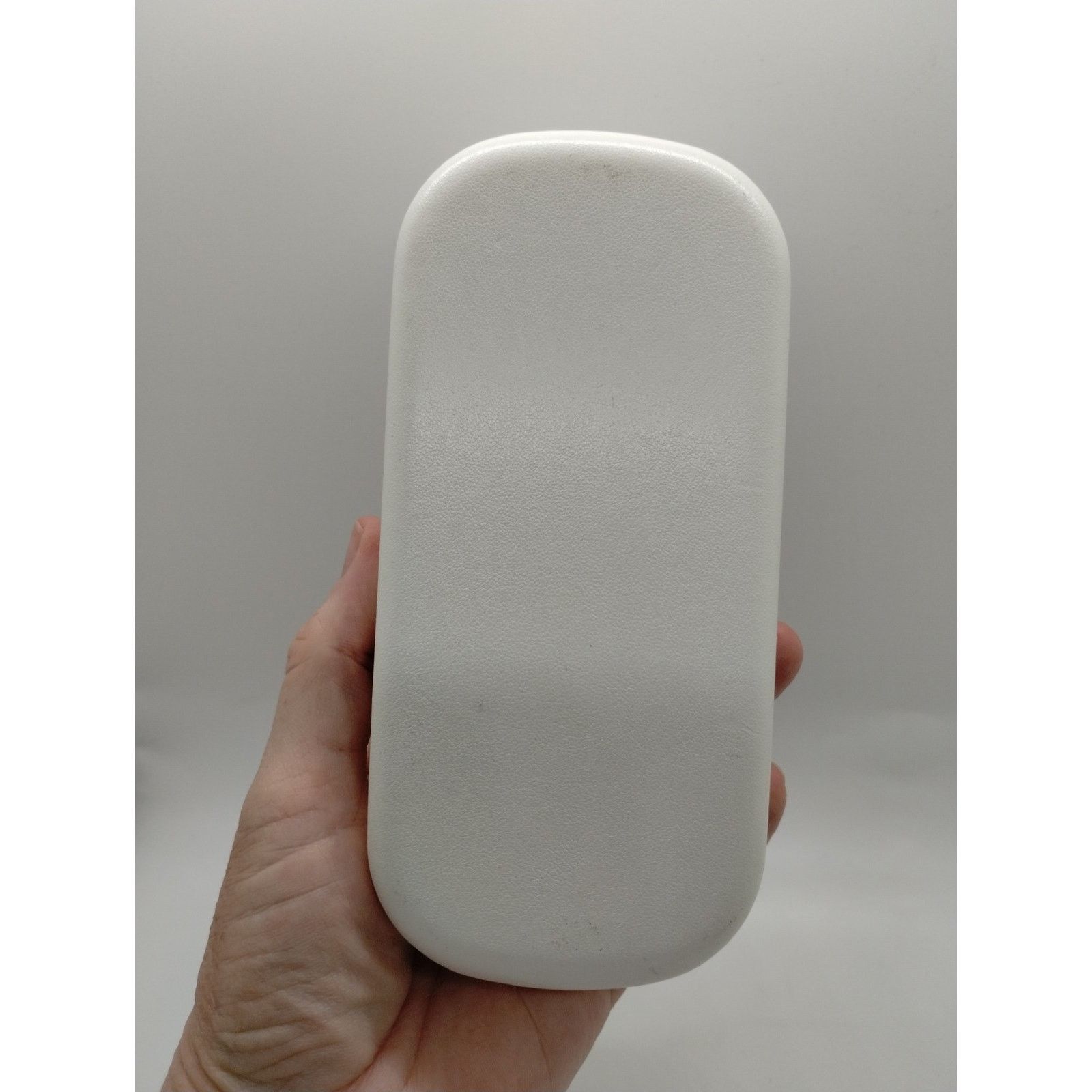 Marc Jacobs Marc Jacobs Eyewear White Clamshell Case Eyeglass Sunglass Size ONE SIZE - 4 Thumbnail
