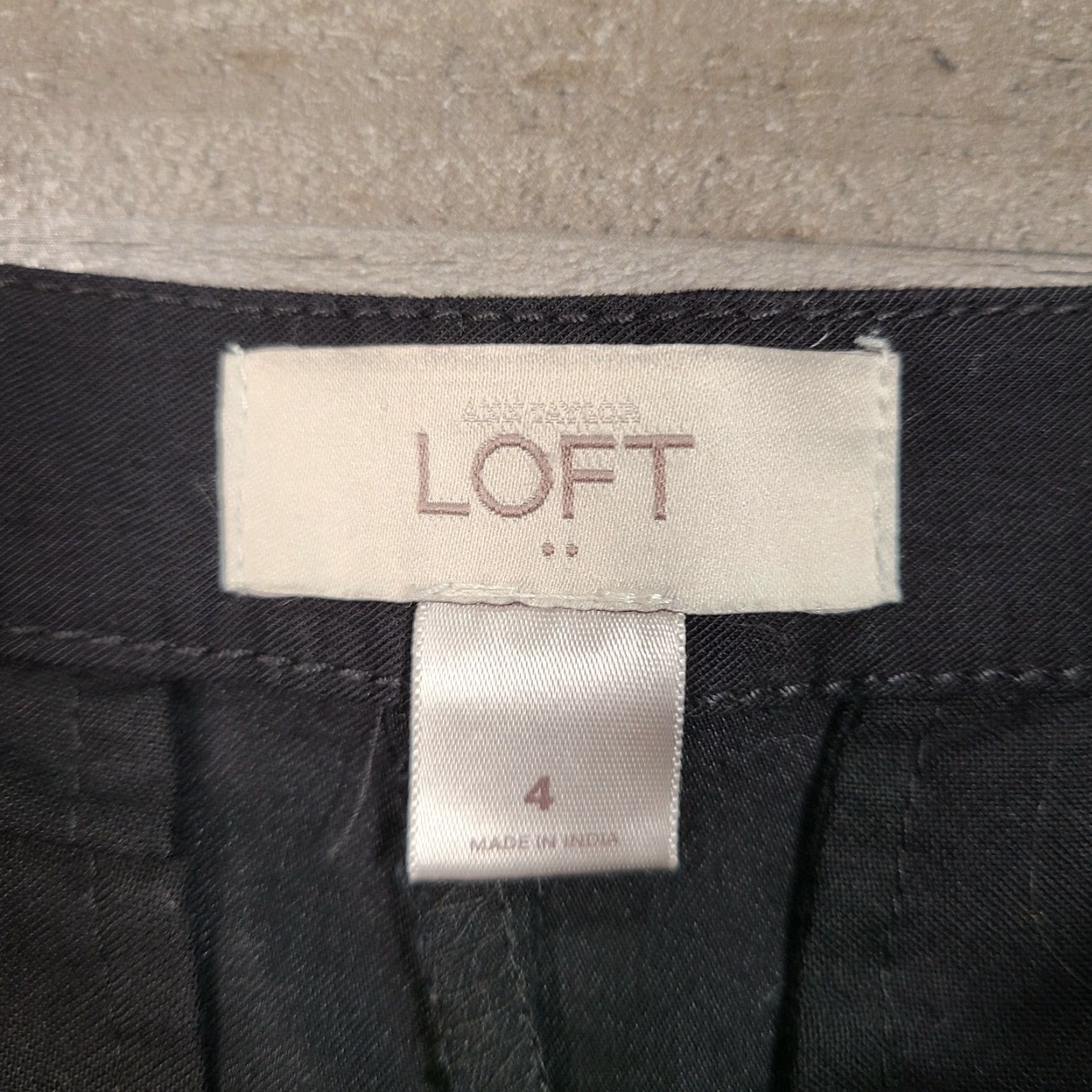 Loft Loft Shorts Women 4 Black Mom High Rise Pockets Pleated Front Zip Closure Casual Size 30" / US 8 / IT 44 - 3 Thumbnail