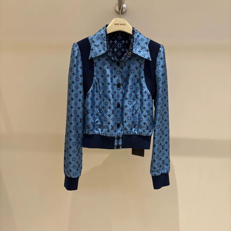 Louis Vuitton Louis Vuitton Blue mulberry silk presbyopic print reversib Size XS / US 0-2 / IT 36-38 - 4 Thumbnail