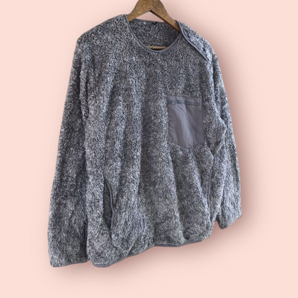 Japanese Brand × Jun Takahashi × Uniqlo UNIQLO SOFT FLUFFY FLEECE PULLOVER SWEATER Size US L / EU 52-54 / 3 - 8 Thumbnail