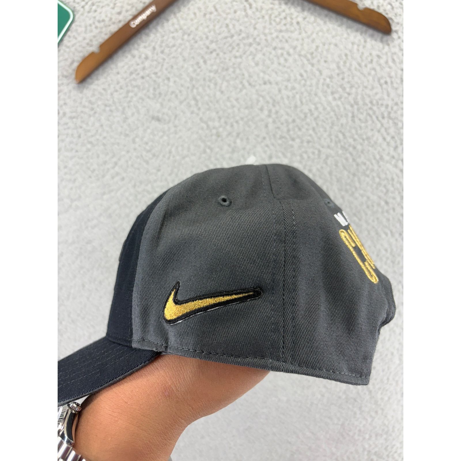 Nike Nike NCAA Connecticut Huskies Basketball Snapback Hat NEW Size ONE SIZE - 4 Thumbnail